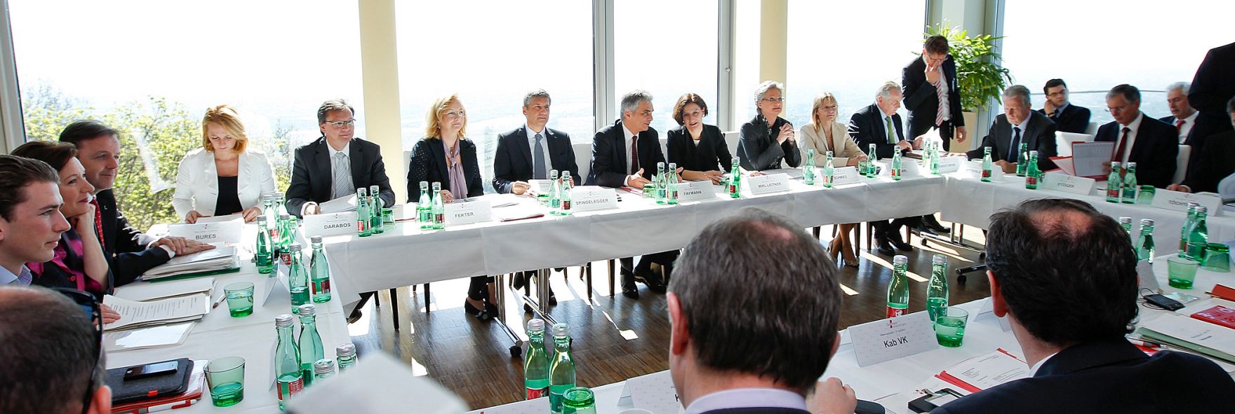 Am 27. April 2012 fand am Kahlenberg die Klausurtagung der Bundesregierung statt. Im Bild die &Ouml;sterreichischen Regierungsmitglieder bei der Arbeitssitzung.