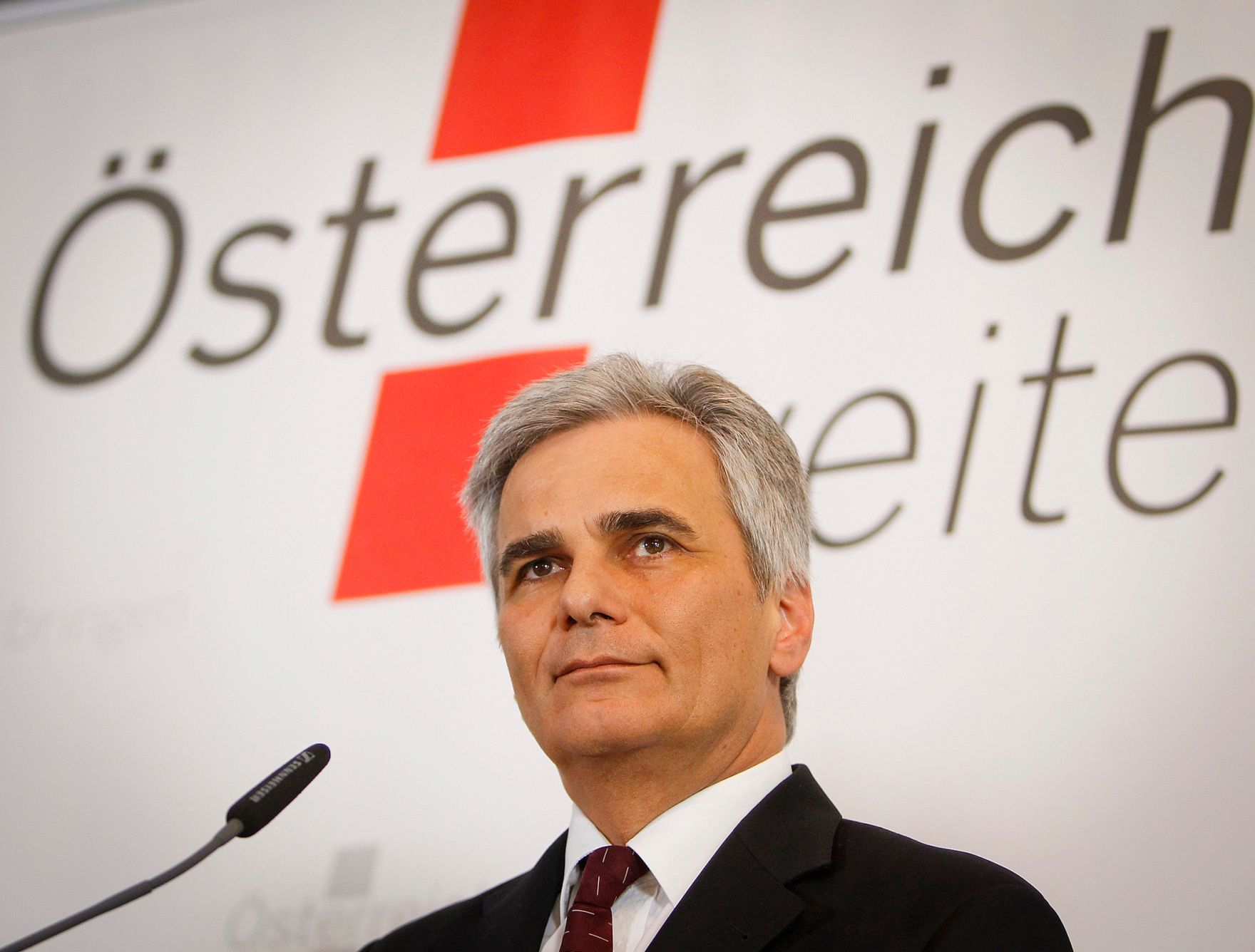 Am 27. April 2012 fand am Kahlenberg die Klausurtagung der Bundesregierung statt. Im Bild Bundeskanzler Werner Faymann bei der Pressekonferenz nach der Arbeitssitzung.