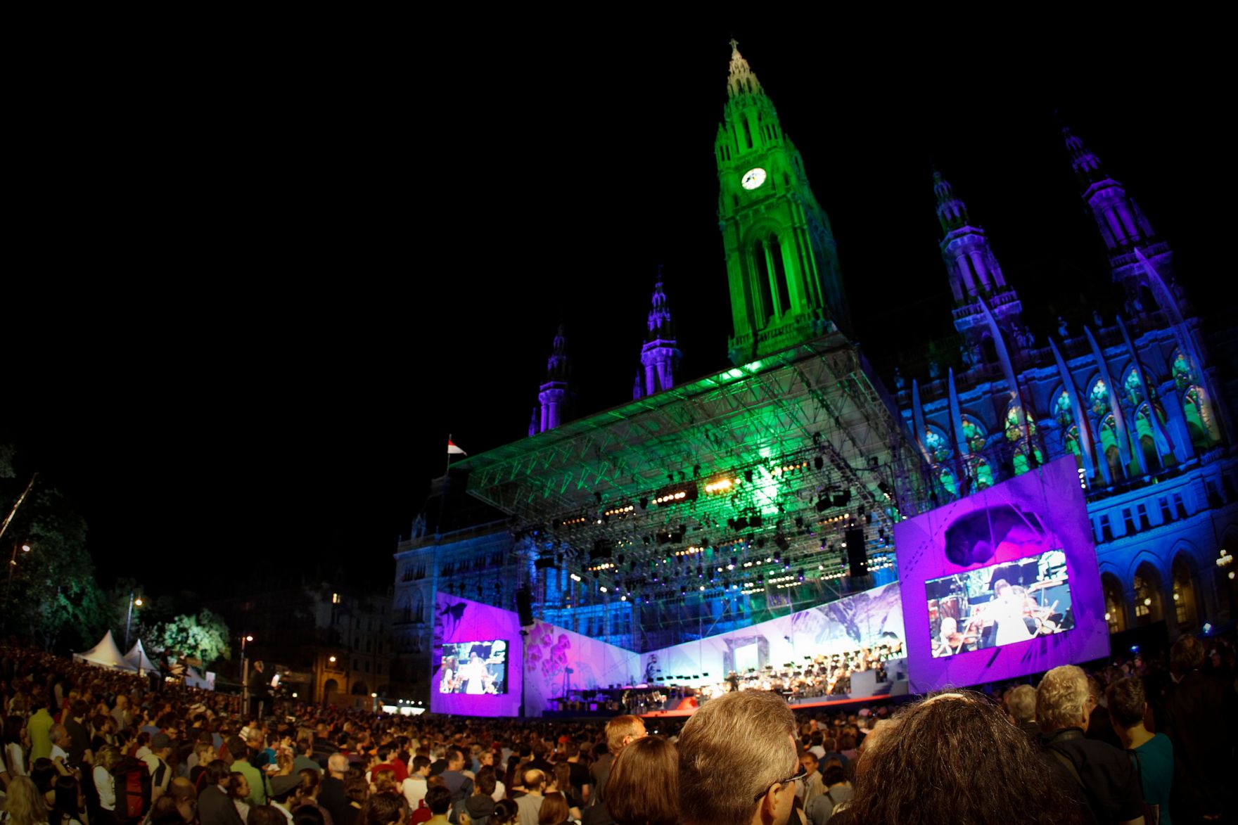 Am 11. Mai 2012 besuchte Bundeskanzler Werner Faymann die Er&ouml;ffnung der Wiener Festwochen am Rathausplatz.