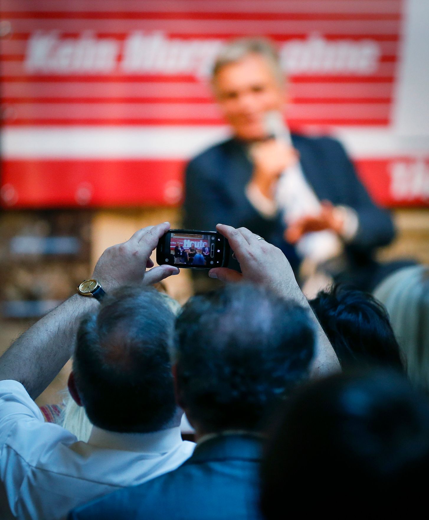 Am 17. Juni 2013 nahm Bundeskanzler Werner Faymann (im Bild) gemeinsam mit dem Gouverneur der &Ouml;sterreichischen Nationalbank Ewald Nowotny am "Heute-Talk" im Haus der Industrie teil.