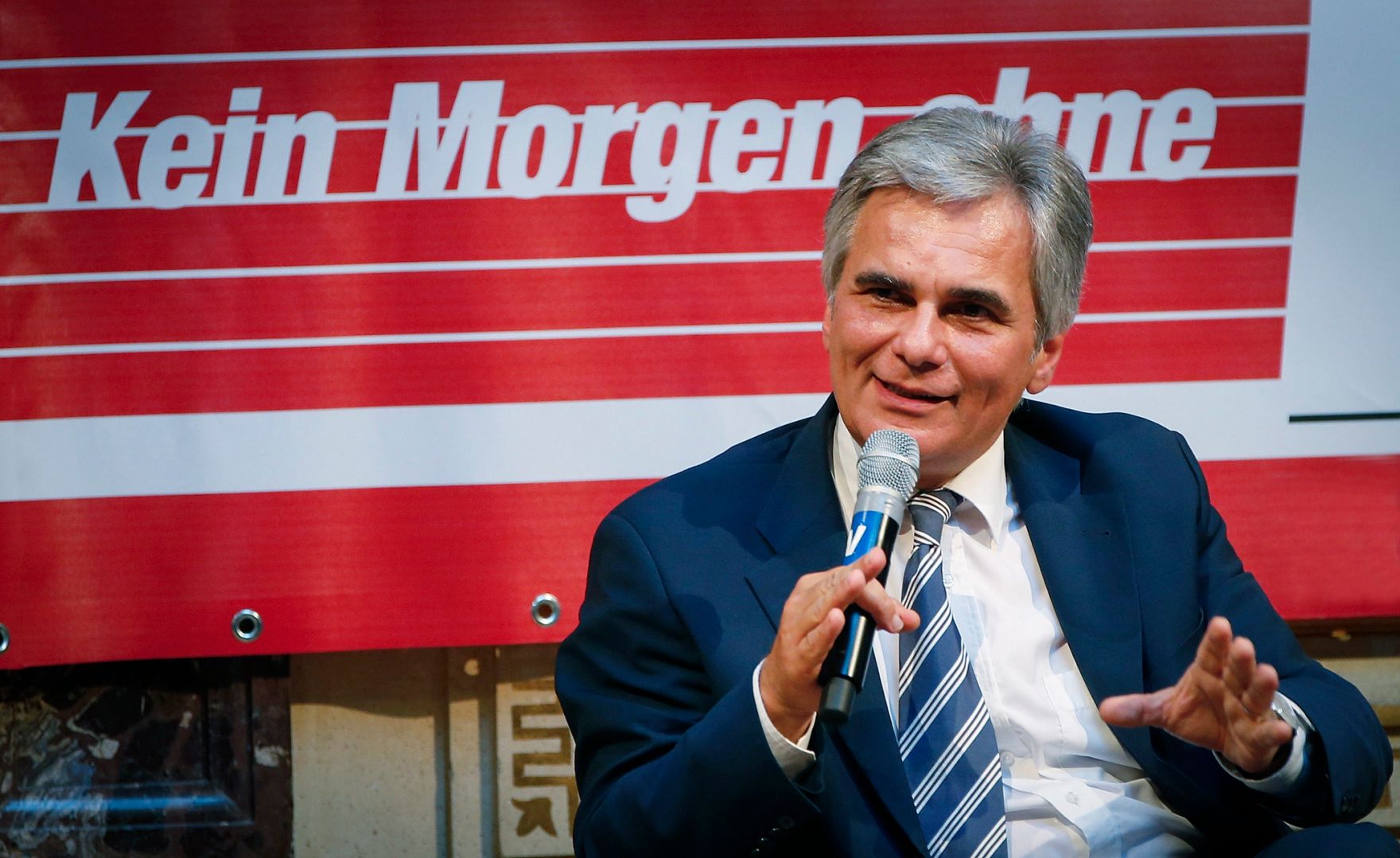 Am 17. Juni 2013 nahm Bundeskanzler Werner Faymann (im Bild) gemeinsam mit dem Gouverneur der &Ouml;sterreichischen Nationalbank Ewald Nowotny am "Heute-Talk" im Haus der Industrie teil.