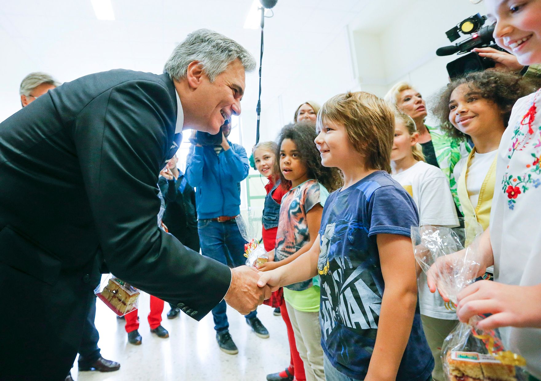Am 26. Juni 2013 besuchte Bundeskanzler Werner Faymann gemeinsam mit Unterrichtsministerin Claudia Schmidt die Ganztagsvolksschule Zieglergasse 21 in Wien.