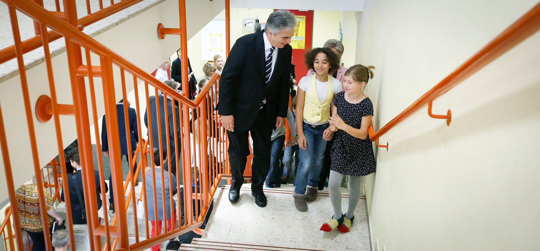 Am 26. Juni 2013 besuchte Bundeskanzler Werner Faymann gemeinsam mit Unterrichtsministerin Claudia Schmidt die Ganztagsvolksschule Zieglergasse 21 in Wien.