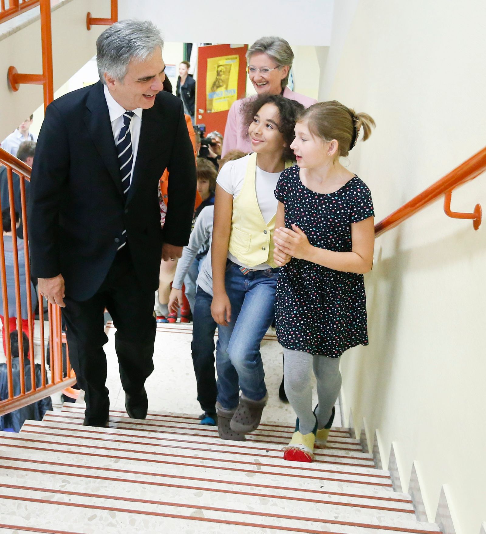 Am 26. Juni 2013 besuchte Bundeskanzler Werner Faymann gemeinsam mit Unterrichtsministerin Claudia Schmidt die Ganztagsvolksschule Zieglergasse 21 in Wien.