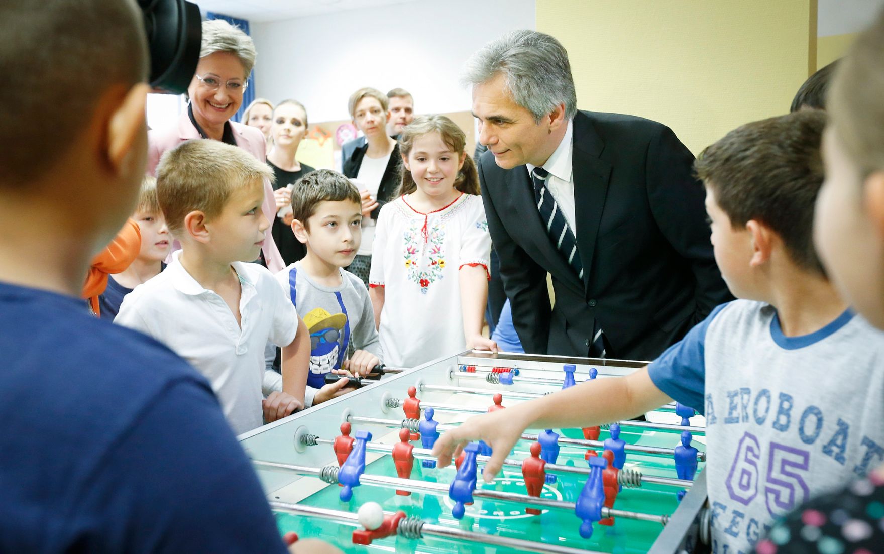 Am 26. Juni 2013 besuchte Bundeskanzler Werner Faymann gemeinsam mit Unterrichtsministerin Claudia Schmidt die Ganztagsvolksschule Zieglergasse 21 in Wien.