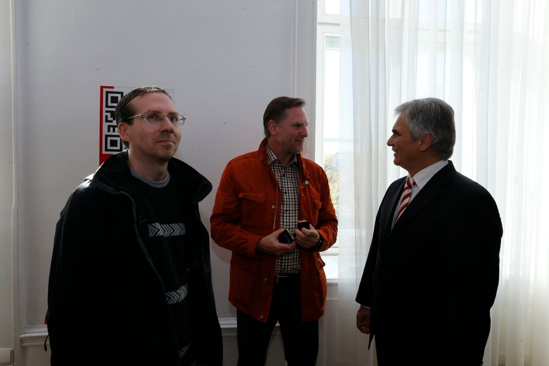 Am 26. Oktober 2013 empfing Bundeskanzler Werner Faymann im Rahmen des Nationalfeiertages Besucherinnen und Besucher im Bundeskanzleramt.