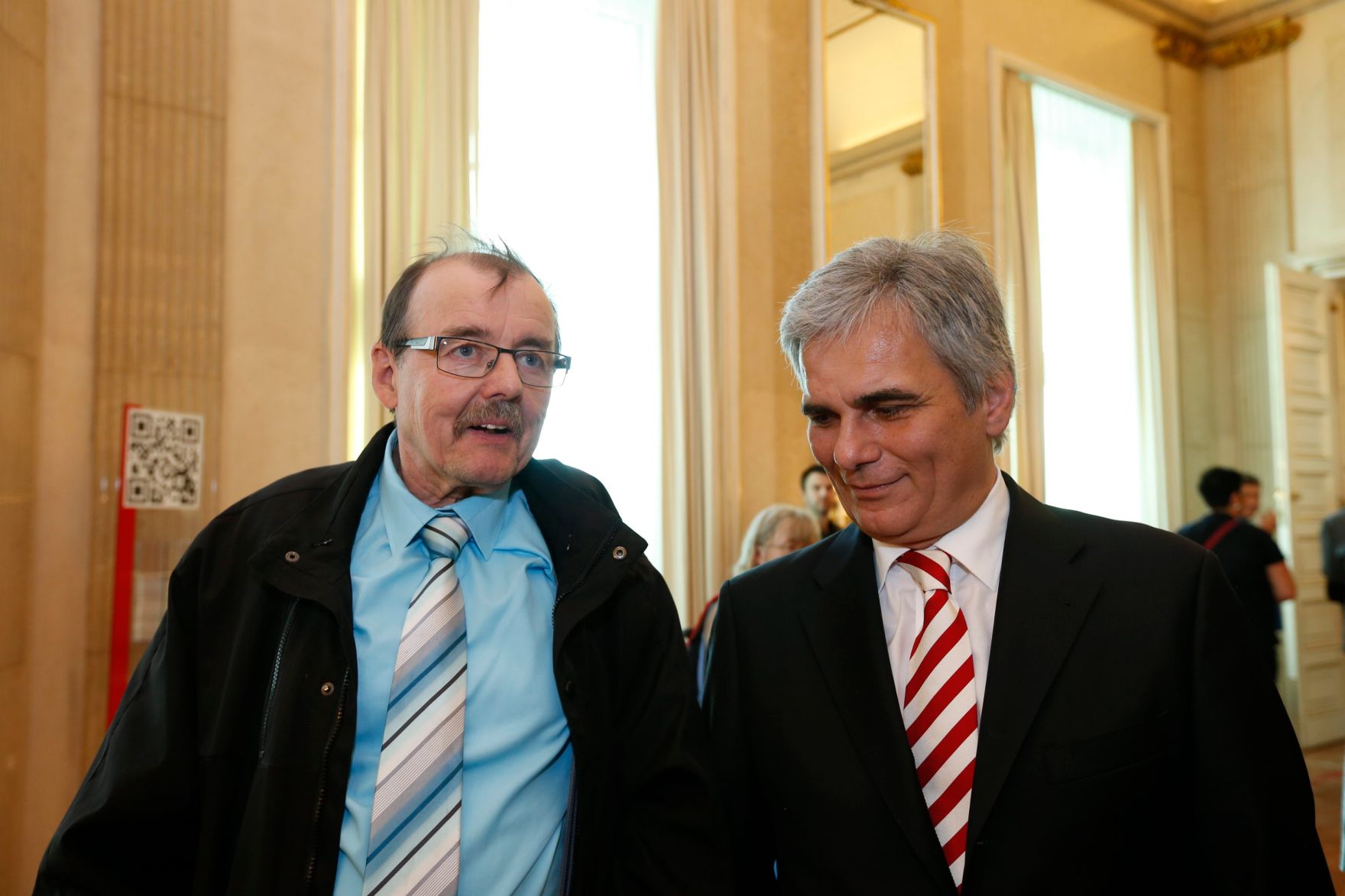 Am 26. Oktober 2013 empfing Bundeskanzler Werner Faymann im Rahmen des Nationalfeiertages Besucherinnen und Besucher im Bundeskanzleramt.