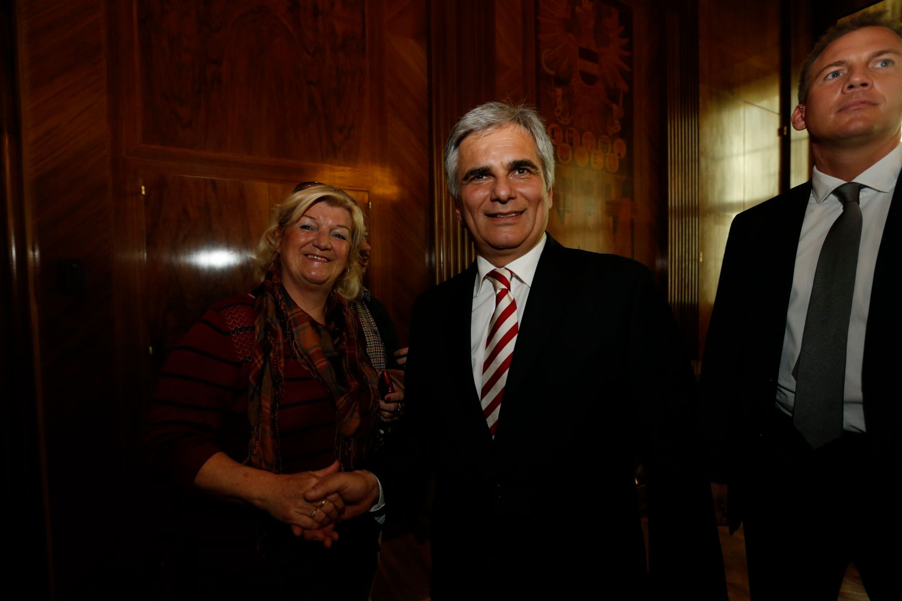 Am 26. Oktober 2013 empfing Bundeskanzler Werner Faymann im Rahmen des Nationalfeiertages Besucherinnen und Besucher im Bundeskanzleramt.