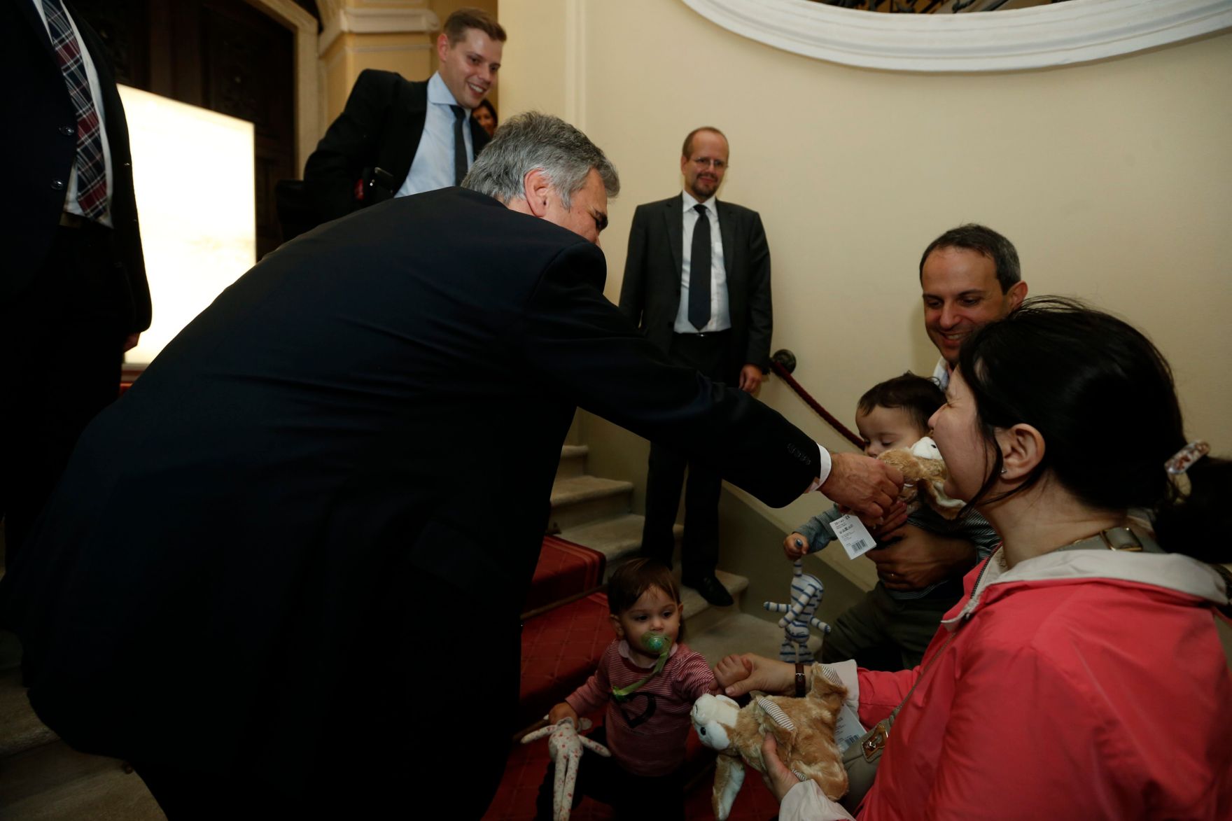 Am 26. Oktober 2013 empfing Bundeskanzler Werner Faymann im Rahmen des Nationalfeiertages Besucherinnen und Besucher im Bundeskanzleramt.