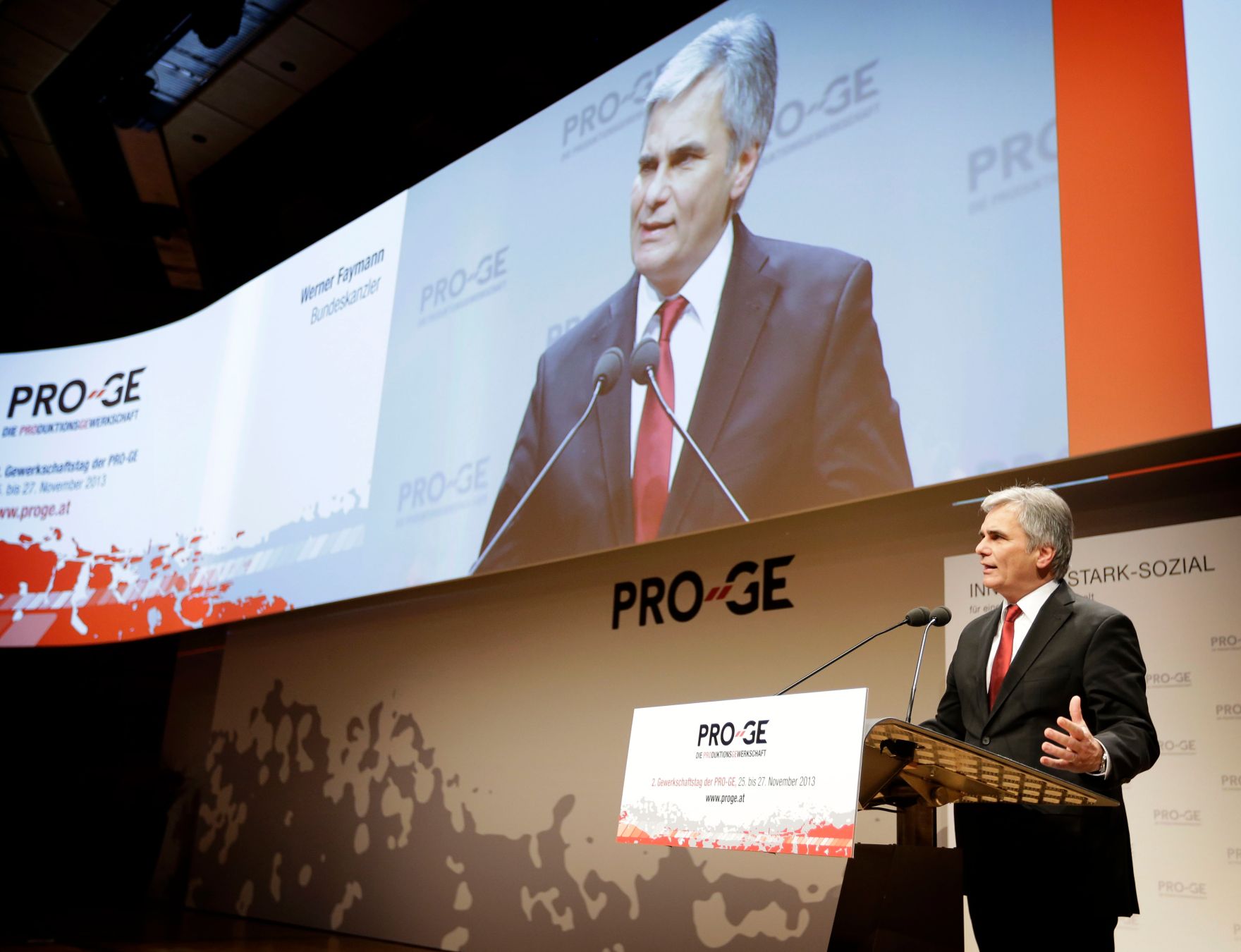 Am 25. November 2013 hielt Bundeskanzler Werner Faymann eine Rede bei der Er&ouml;ffnung des 2. Gewerkschaftstags der Produktionsgewerkschaft PRO-GE im Austria Center Vienna.