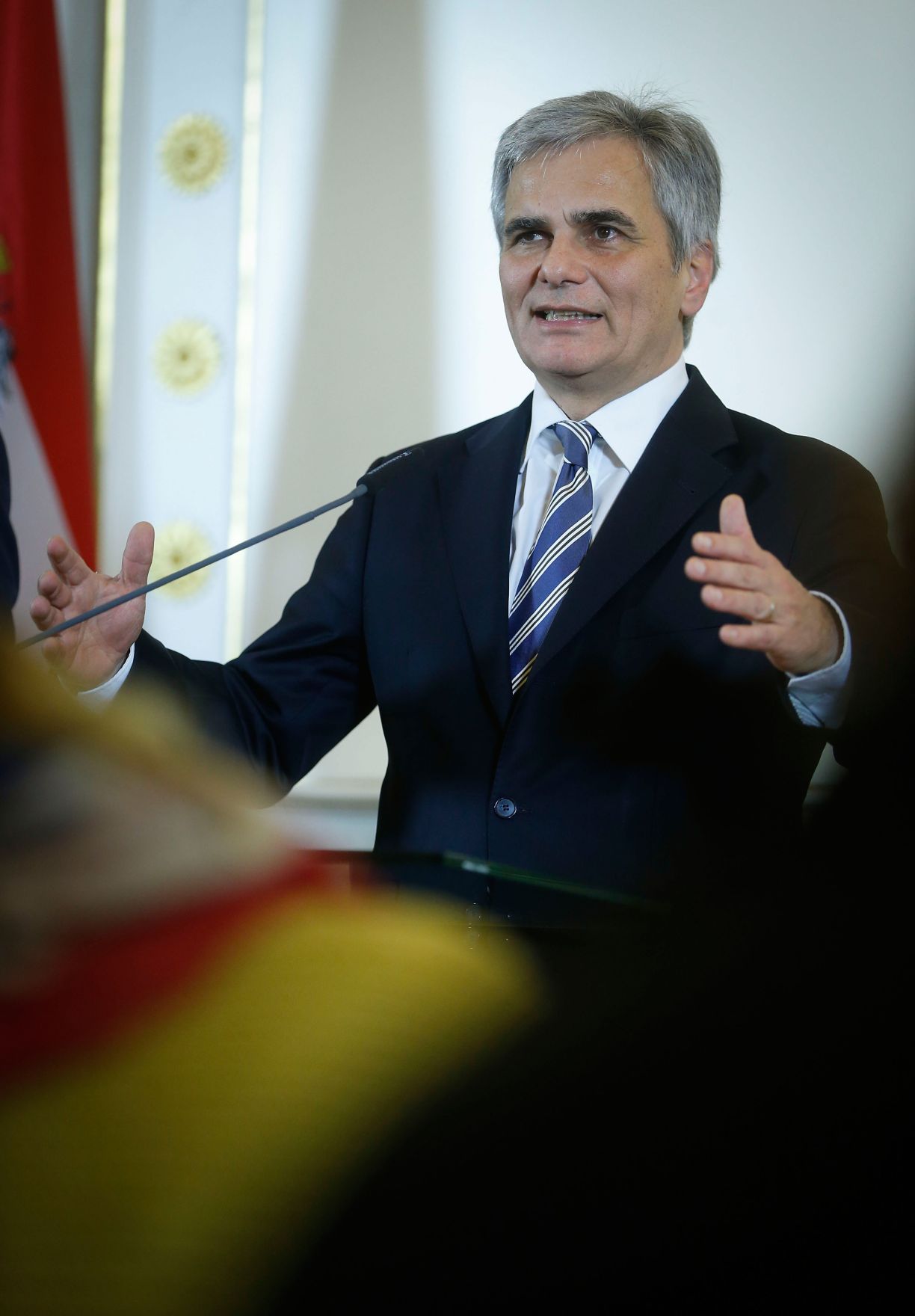 Am 9. Dezember 2013 fand im Anschluss an das Treffen der Bundesregierung und den Landeshauptleuten eine Pressekonferenz im Bundeskanzleramt statt. Im Bild Bundeskanzler Werner Faymann.