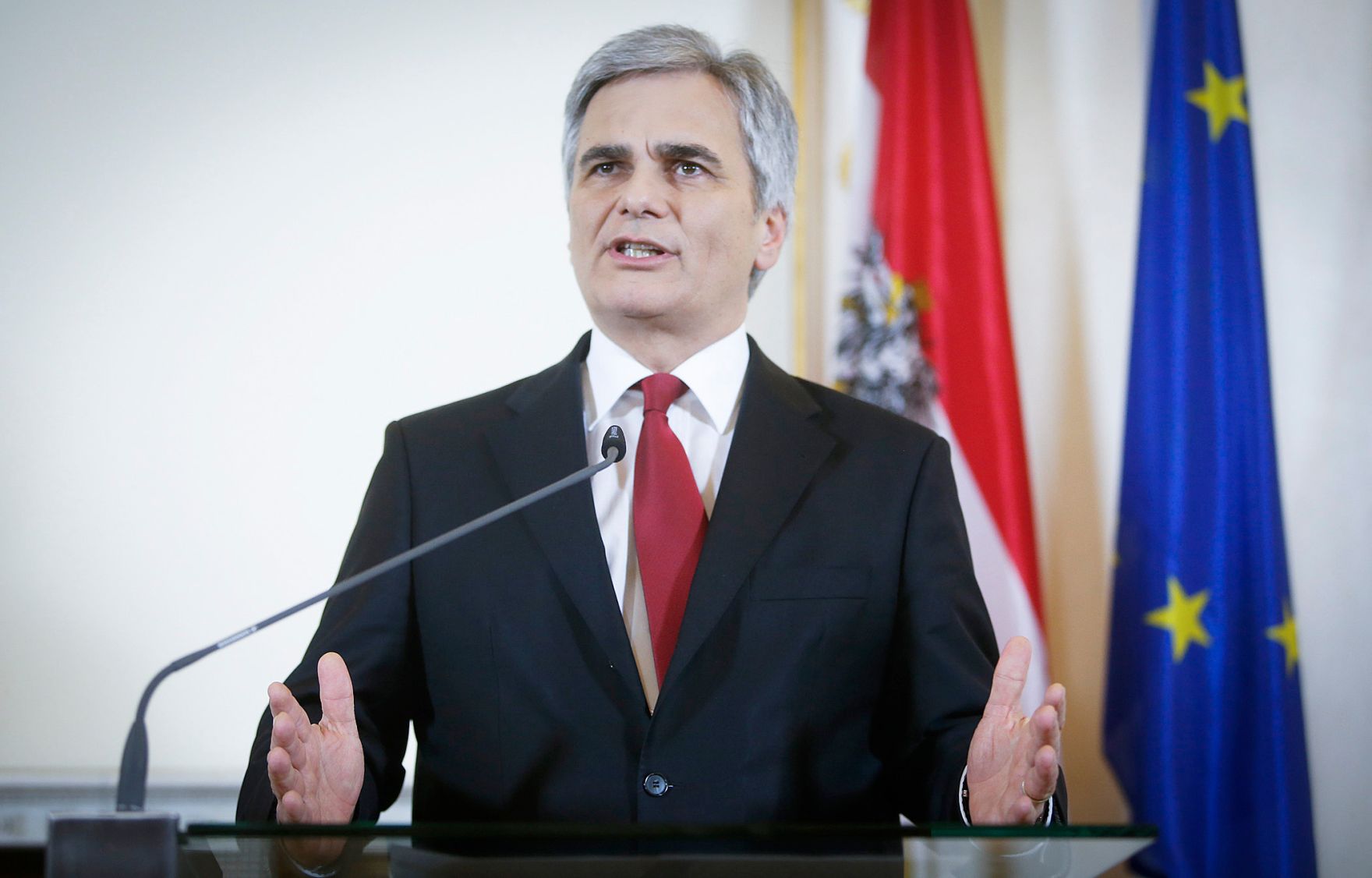 Am 12. Dezember 2013 pr&auml;sentierte Bundeskanzler Werner Faymann (im Bild) gemeinsam mit Au&szlig;enminister und Vizekanzler Michael Spindelegger die Koalitionsergebnisse im Bundeskanzleramt.
