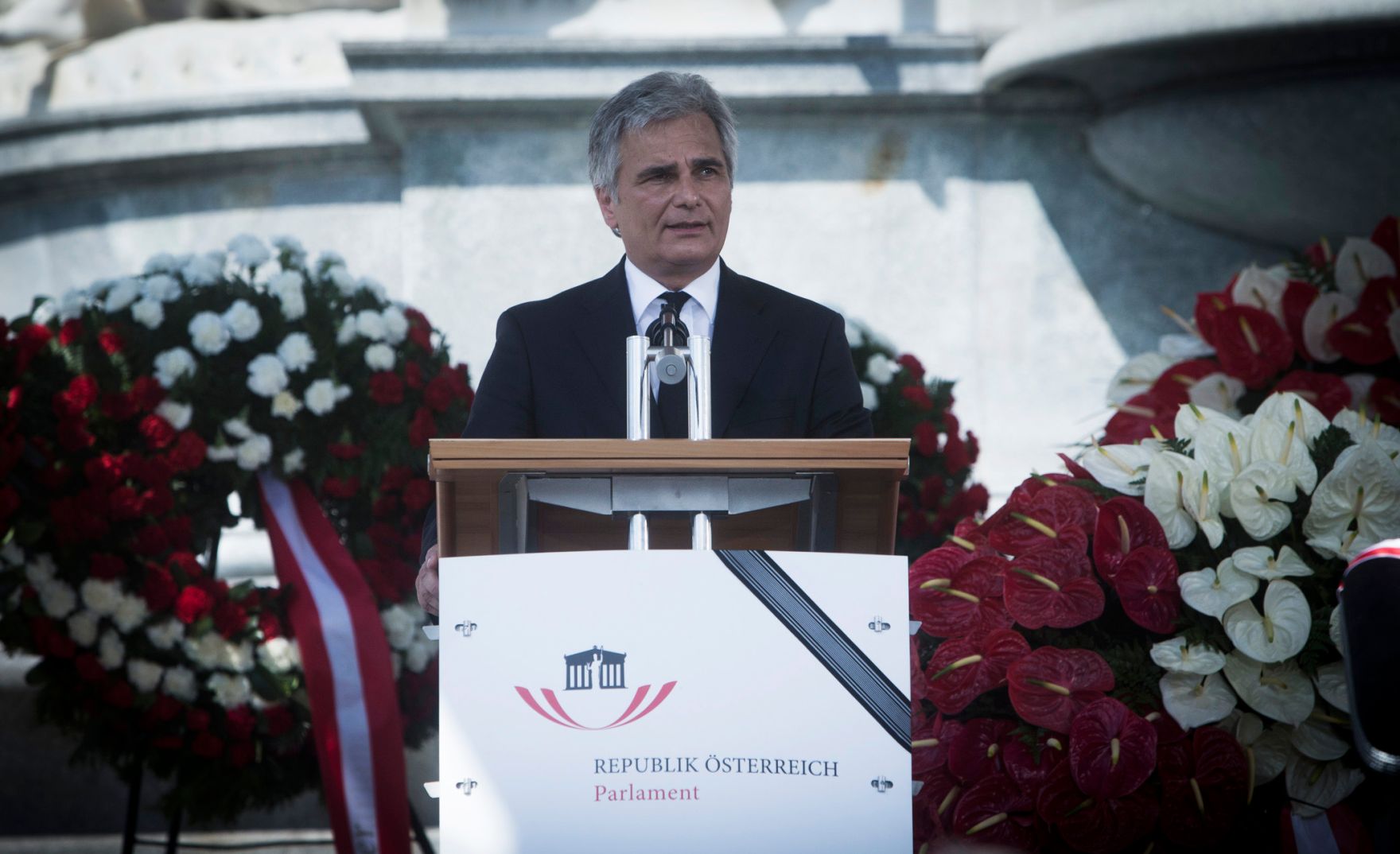 Am 9. August 2014 hielt Bundeskanzler Werner Faymann (im Bild) eine Rede anl&auml;sslich der Trauerfeier f&uuml;r Nationalratspr&auml;sidentin Barbara Prammer.