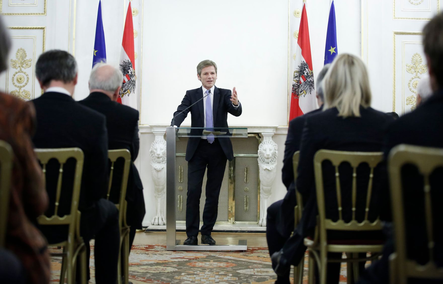 Am 2. Dezember 2014 &uuml;berreichte Bundeskanzler Werner Faymann und Kunst- und Kulturminister Josef Ostermayer (im Bild) das &Ouml;sterreichische Ehrenkreuz f&uuml;r Wissenschaft und Kunst an den Kolping- Ehrenpr&auml;ses Ludwig Zack.