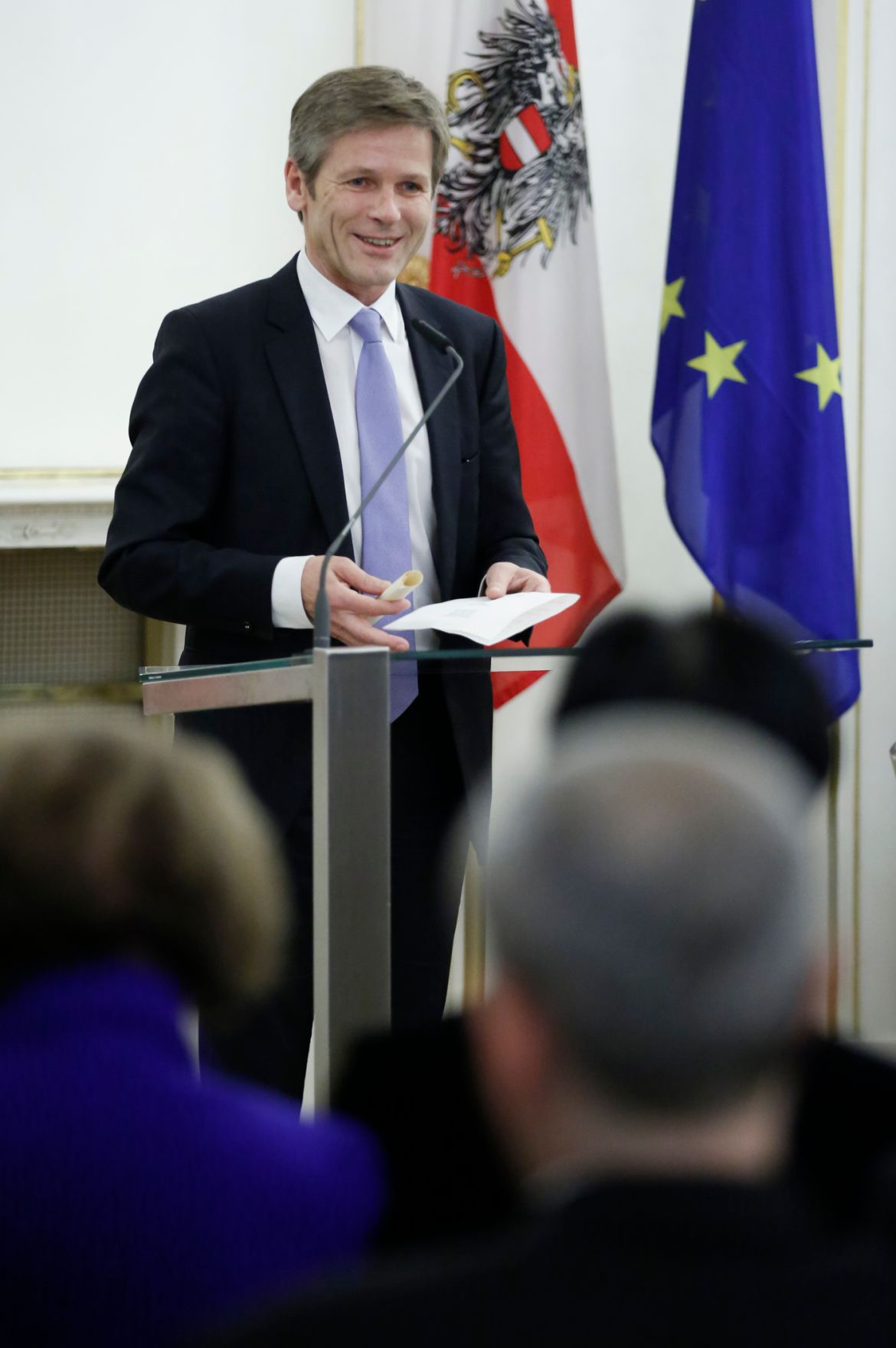 Am 2. Dezember 2014 &uuml;berreichte Bundeskanzler Werner Faymann und Kunst- und Kulturminister Josef Ostermayer (im Bild) das &Ouml;sterreichische Ehrenkreuz f&uuml;r Wissenschaft und Kunst an den Kolping- Ehrenpr&auml;ses Ludwig Zack.