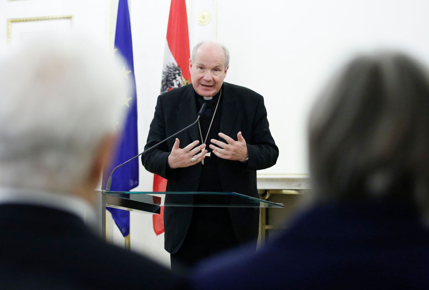 Am 2. Dezember 2014 &uuml;berreichte Bundeskanzler Werner Faymann und Kunst- und Kulturminister Josef Ostermayer das &Ouml;sterreichische Ehrenkreuz f&uuml;r Wissenschaft und Kunst an den Kolping- Ehrenpr&auml;ses Ludwig Zack. Im Bild Kardinal Christoph Sch&ouml;nborn.