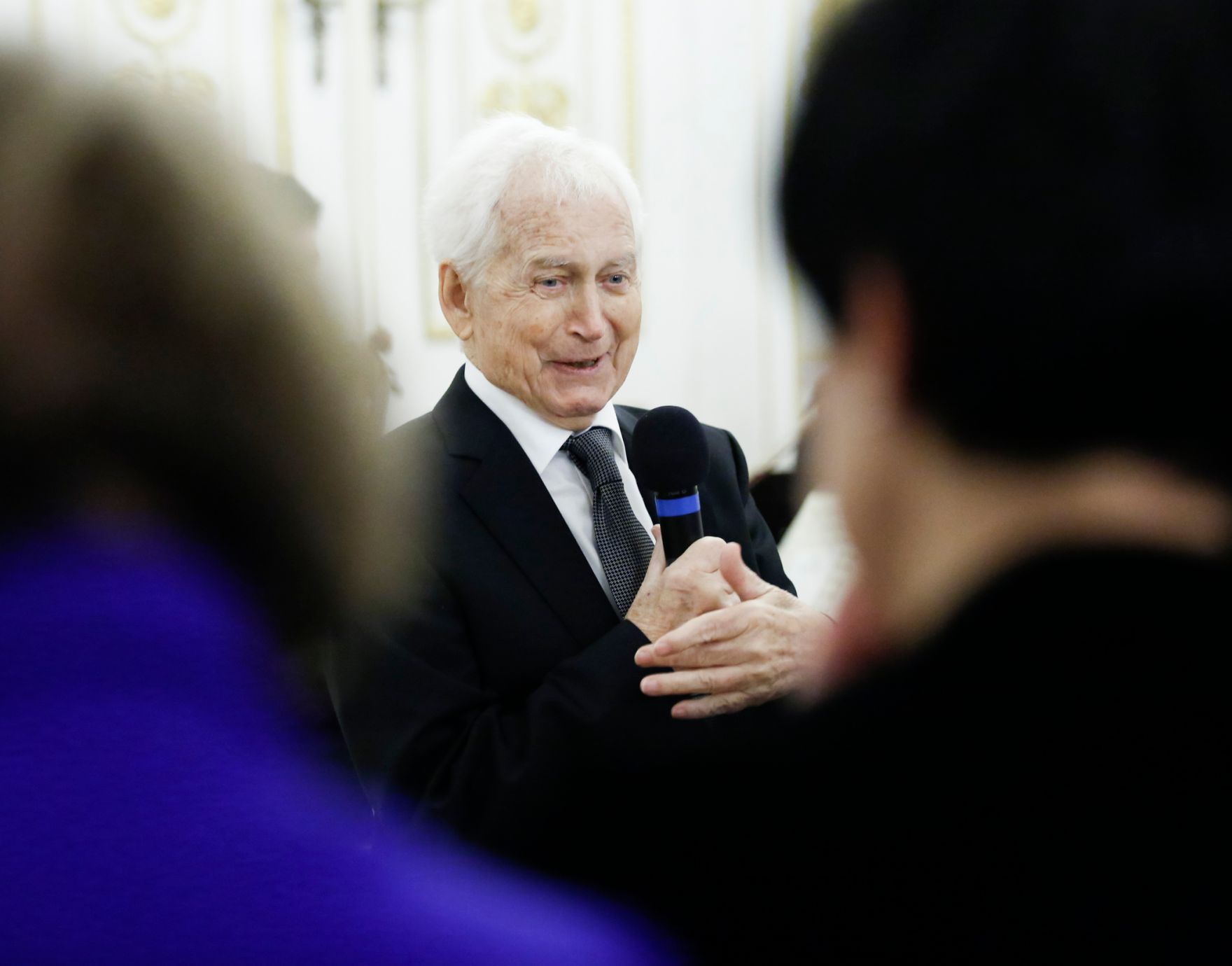 Am 2. Dezember 2014 &uuml;berreichte Bundeskanzler Werner Faymann und Kunst- und Kulturminister Josef Ostermayer das &Ouml;sterreichische Ehrenkreuz f&uuml;r Wissenschaft und Kunst an den Kolping- Ehrenpr&auml;ses Ludwig Zack (im Bild).