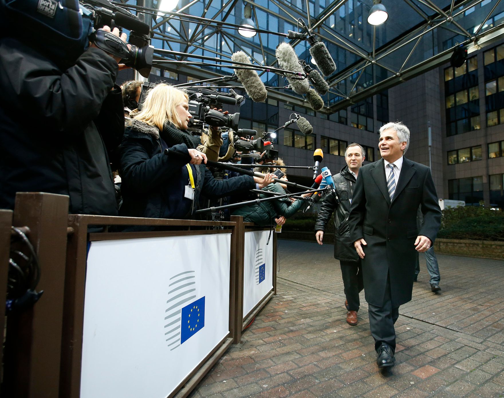 Am 18. Dezember 2014 begann in Br&uuml;ssel der Europ&auml;ische Rat der EU-Staats- und Regierungschefs. Im Bild Bundeskanzler Werner Faymann bei Pressestatements.