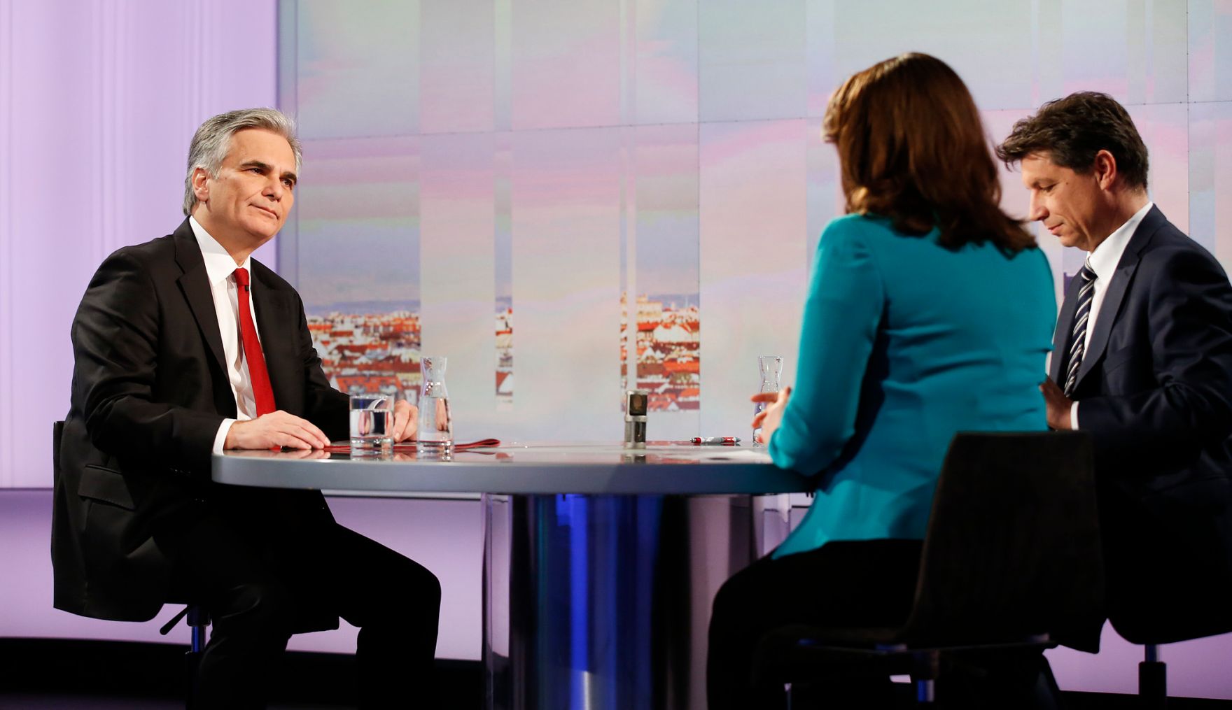 Am 21. Dezember 2014 stellte sich Bundeskanzler Werner Faymann den Fragen bei der ORF-Pressestunde.