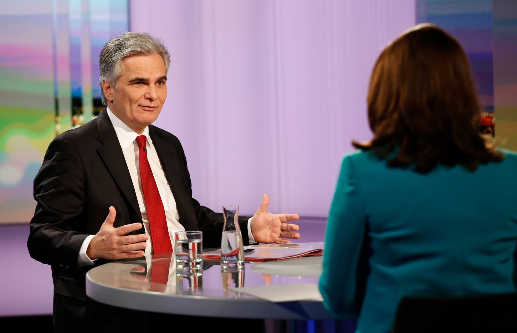 Am 21. Dezember 2014 stellte sich Bundeskanzler Werner Faymann den Fragen bei der ORF-Pressestunde.