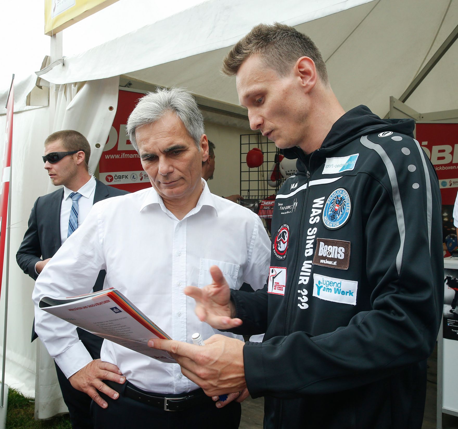 Am 19. September 2015 fand am Wiener Heldenplatz der Tag des Sports statt. Im Bild Bundeskanzler Werner Faymann (l.).