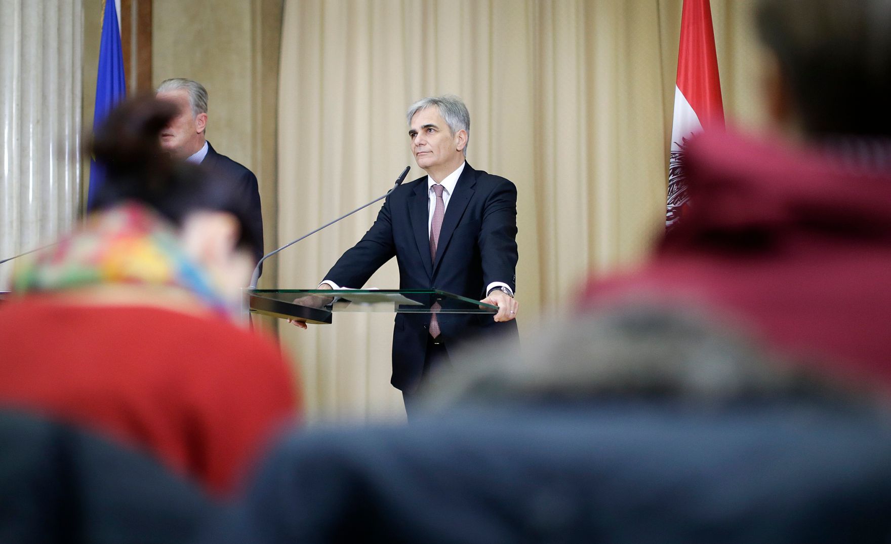 Bundeskanzler Werner Faymann beim Pressefoyer nach dem Ministerrat am 24. November 2015 im Parlament. 