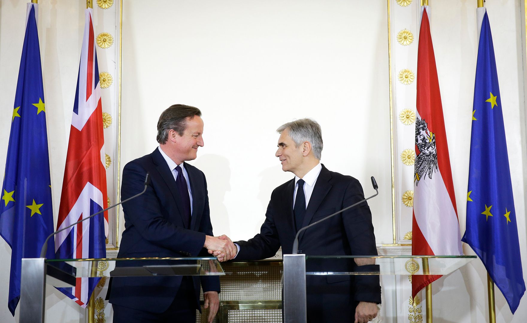 Am 26. November 2015 empfing Bundeskanzler Werner Faymann (r.) den britischen Premierminister David Cameron (l.) zu einem Arbeitsgespr&auml;ch. Im Anschluss fanden Pressestatements statt.