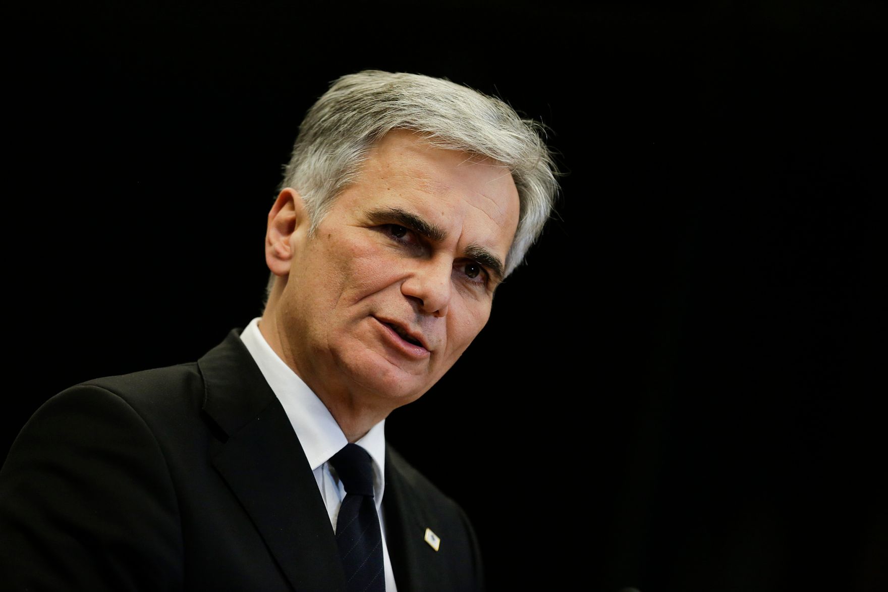 Am 29. November 2015 fand in Br&uuml;ssel der Sondergipfel der Staats- und Regierungschefs statt. Im Bild Bundeskanzler Werner Faymann bei der Pressekonferenz nach dem Europ&auml;ischen Rat.