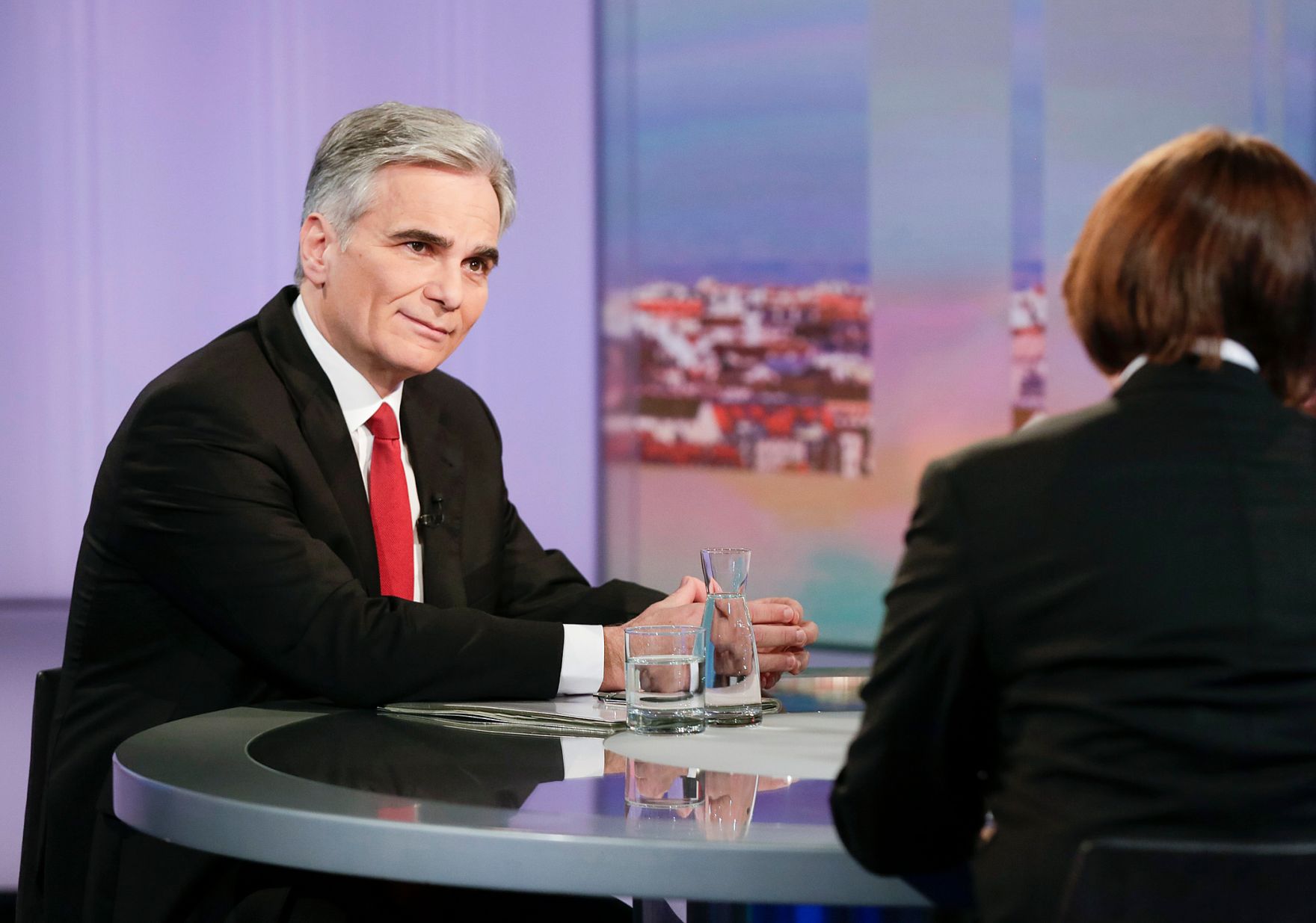 Am 20. Dezember 2015 stellte sich Bundeskanzler Werner Faymann den Fragen bei der ORF-Pressestunde.