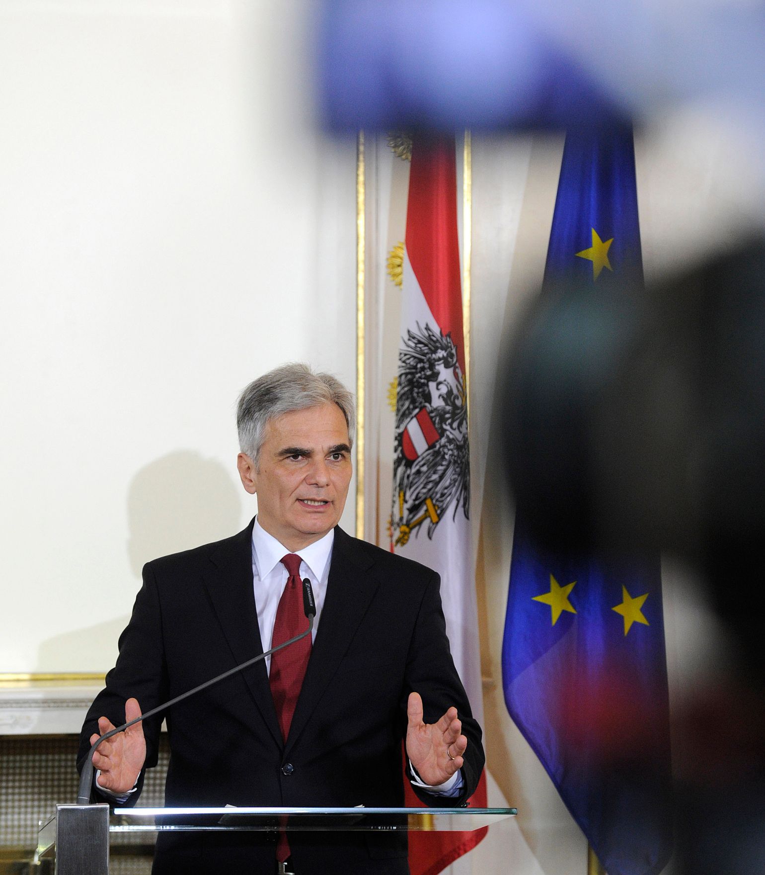 Bundeskanzler Werner Faymann beim Pressefoyer nach dem Ministerrat am 30. M&auml;rz 2016. 