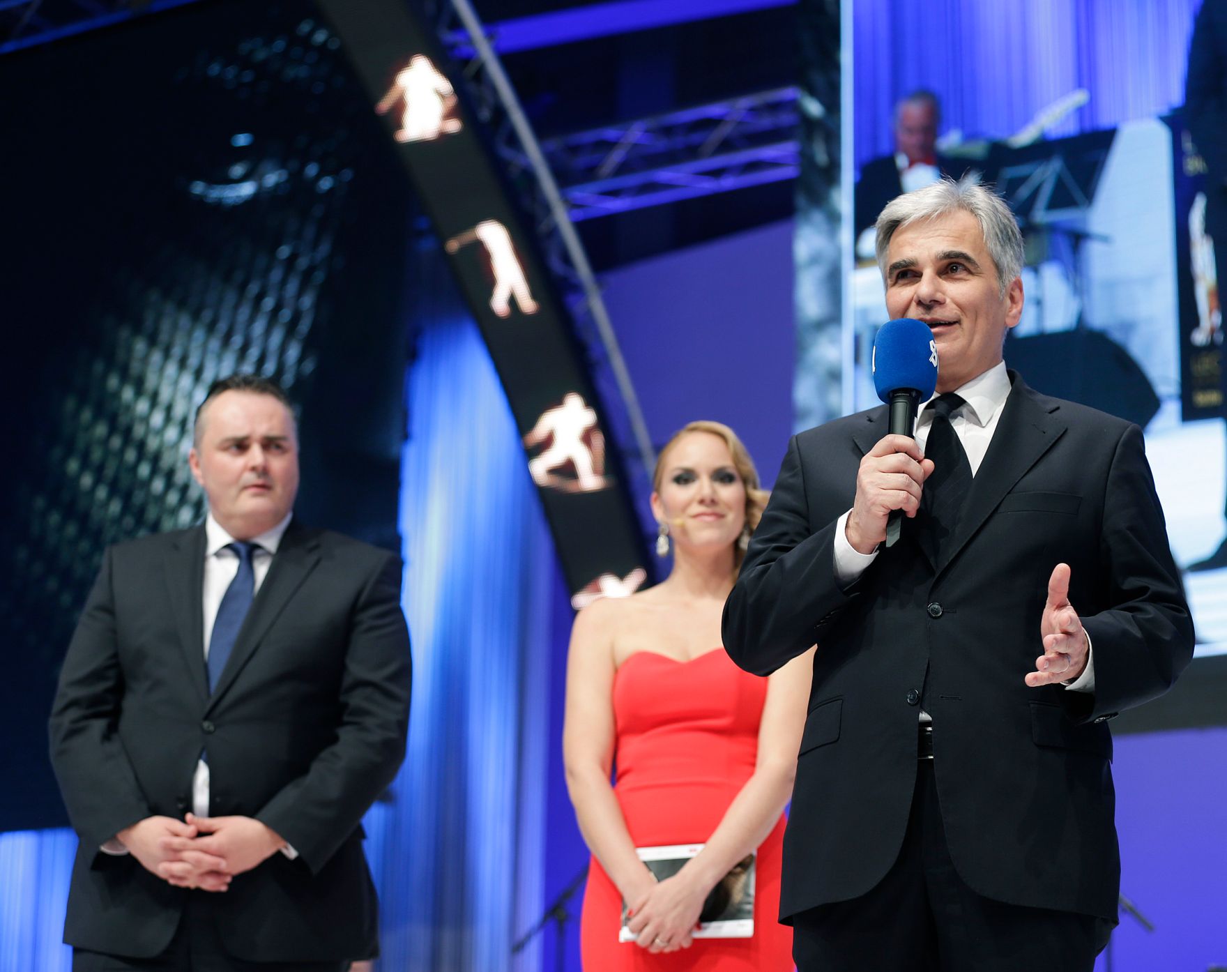 Am 7. April 2016 nahm Bundeskanzler Werner Faymann an der Leonidas Sportgala in Salzburg teil.