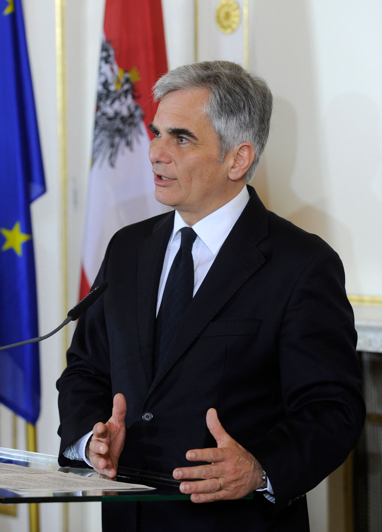 Bundeskanzler Werner Faymann beim Pressefoyer nach dem Ministerrat am 12. April 2016.