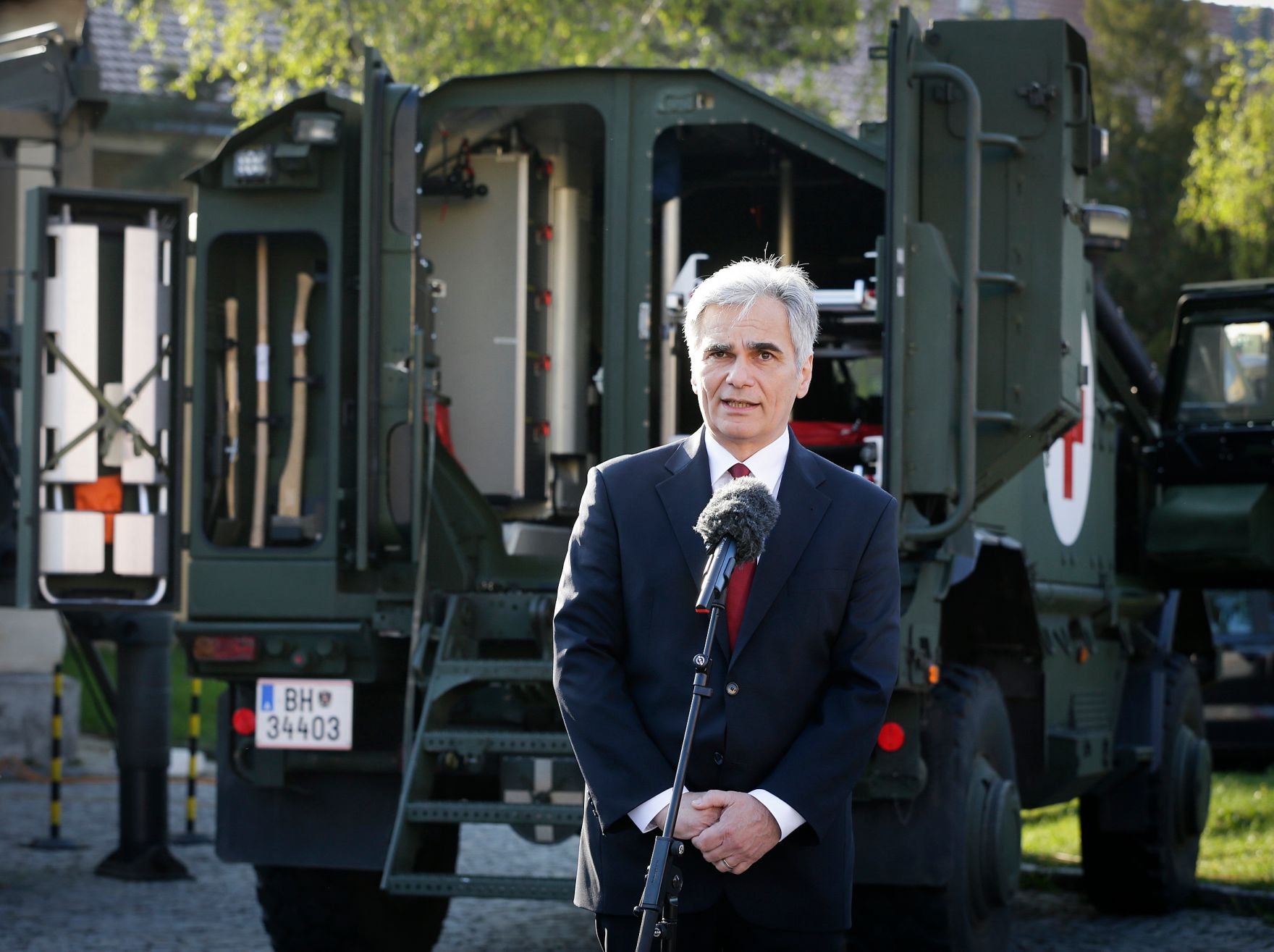Am 13. April 2016 besuchten Bundeskanzler Werner Faymann (im Bild) und Verteidigungsminister Hans Peter Doskozil die Heckenast-Burian-Kaserne in Wien-Meidling.