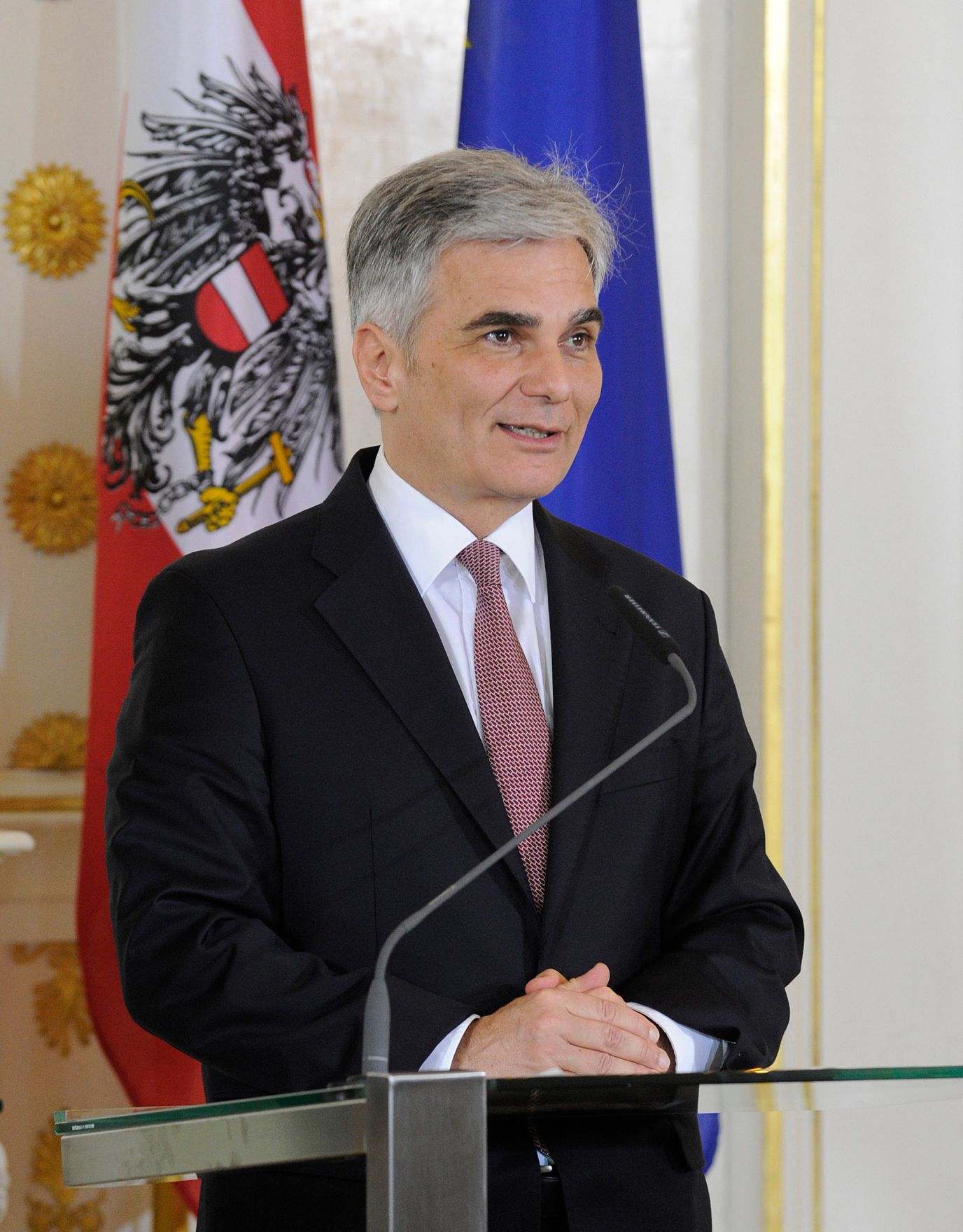 Bundeskanzler Werner Faymann beim Pressefoyer nach dem Ministerrat am 19. April 2016.