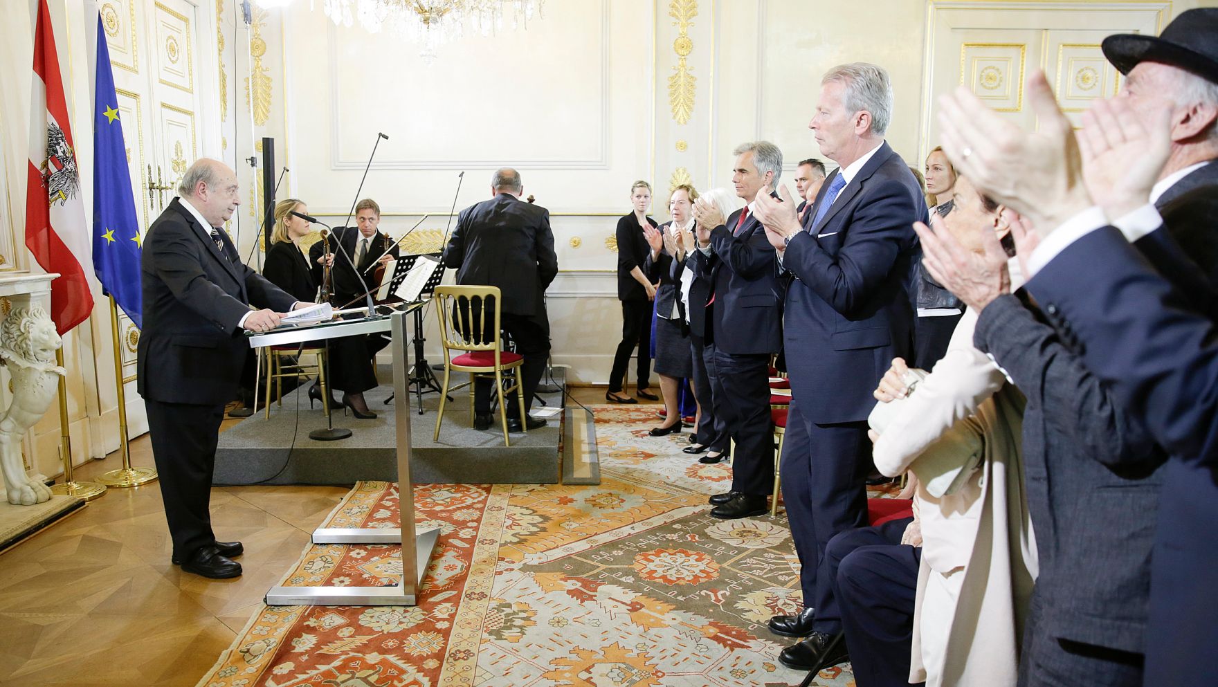 Am 8. Mai 2016 fand im Bundeskanzleramt ein Festakt zum Gedenken an die Befreiung vom Nationalsozialismus und an die Beendigung des Zweiten Weltkrieges in Europa statt. Im Bild Rudolf Gelbard bei seiner Ansprache.