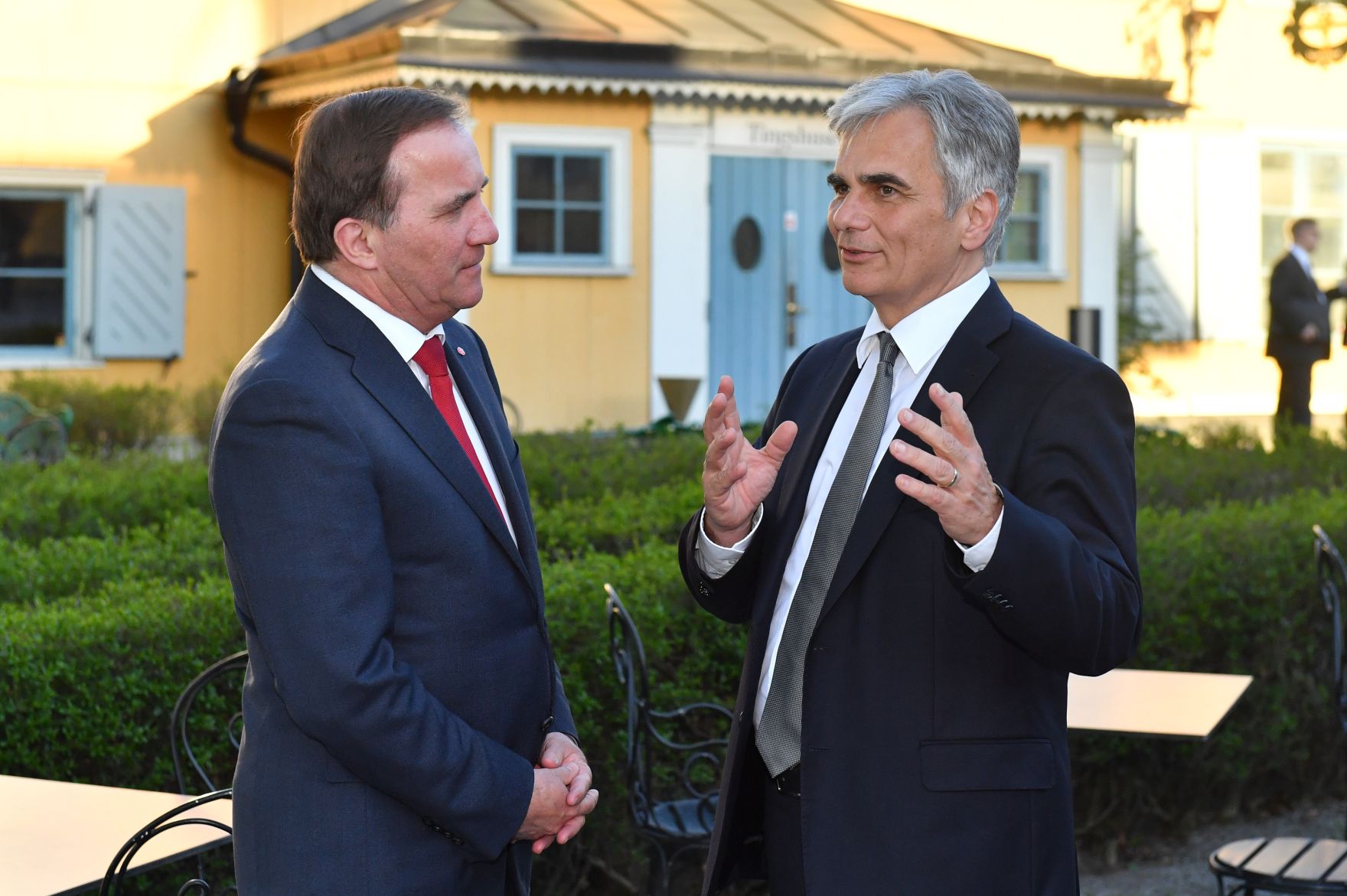 Am 8. Mai 2016 fand ein Treffen von Bundeskanzler Werner Faymann (r.) mit dem schwedischen Ministerpr&auml;sidenten Stefan L&ouml;fven (l.) und dem deutschen Vizekanzler Sigmar Gabriel in Stockholm statt.