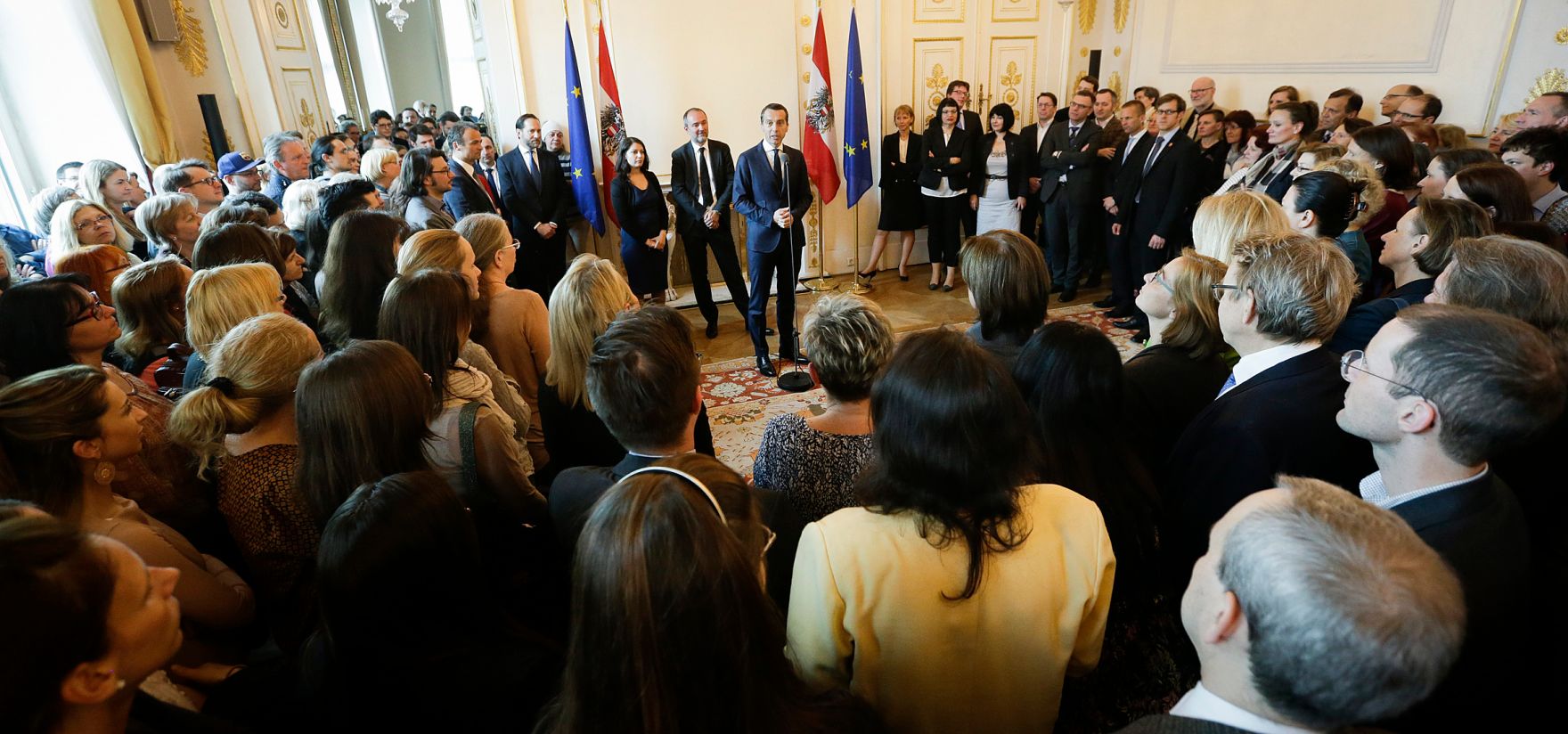 Am 18. Mai 2016 begr&uuml;&szlig;te Bundeskanzler Christian Kern die Mitarbeiter des Bundeskanzleramtes.