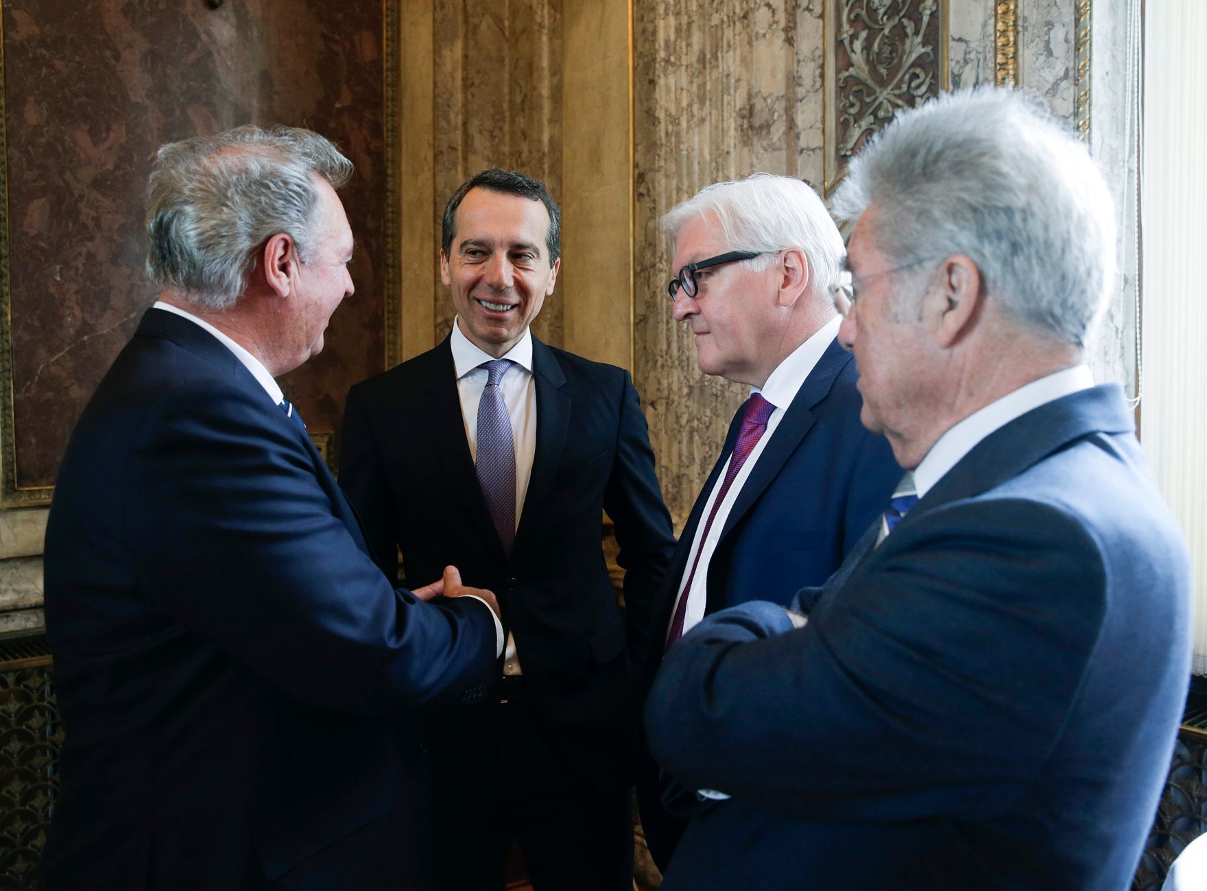 Am 19. Juni 2016 gaben Bundeskanzler und Vizekanzler eine Matinee f&uuml;r den Bundespr&auml;sidenten im Wiener Burgtheater. Im Bild Bundeskanzler Christian Kern (m.l.) mit Bundespr&auml;sident Heinz Fischer (r.), dem deutschen Au&szlig;enminister Frank-Walter Steinmeier (m.r.) und dem luxemburgischen Au&szlig;enminister Jean Asselborn (l.).