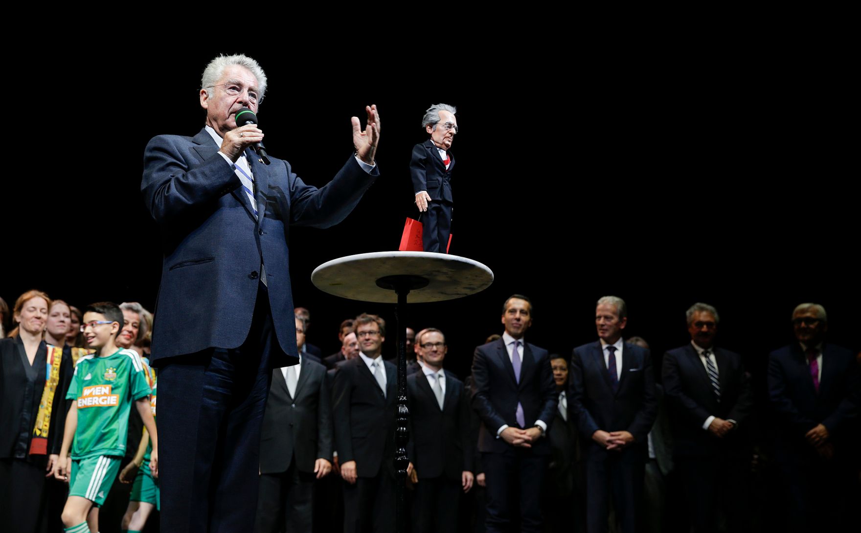 Am 19. Juni 2016 gaben Bundeskanzler und Vizekanzler eine Matinee f&uuml;r Bundespr&auml;sident Heinz Fischer (im Bild) im Wiener Burgtheater.