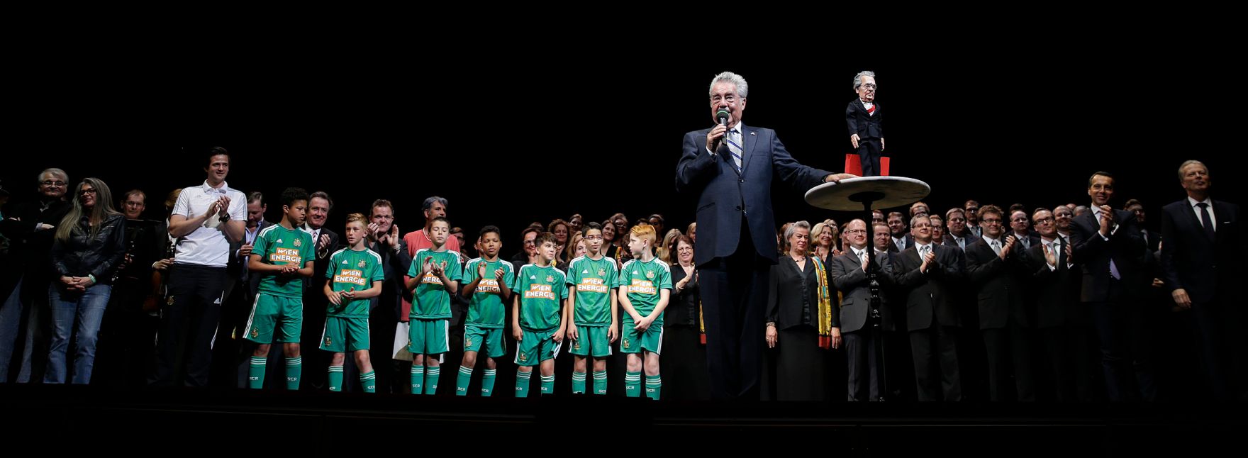 Am 19. Juni 2016 gaben Bundeskanzler und Vizekanzler eine Matinee f&uuml;r Bundespr&auml;sident Heinz Fischer (im Bild) im Wiener Burgtheater.