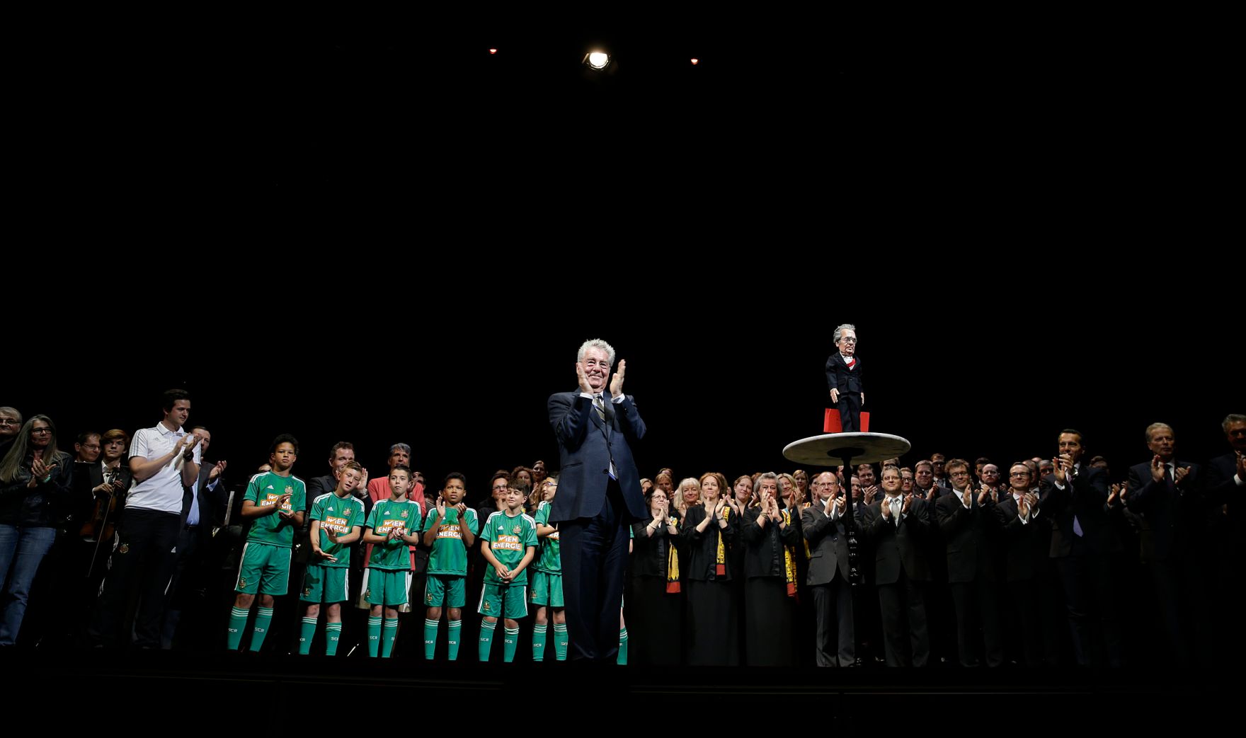 Am 19. Juni 2016 gaben Bundeskanzler und Vizekanzler eine Matinee f&uuml;r Bundespr&auml;sident Heinz Fischer (im Bild) im Wiener Burgtheater.