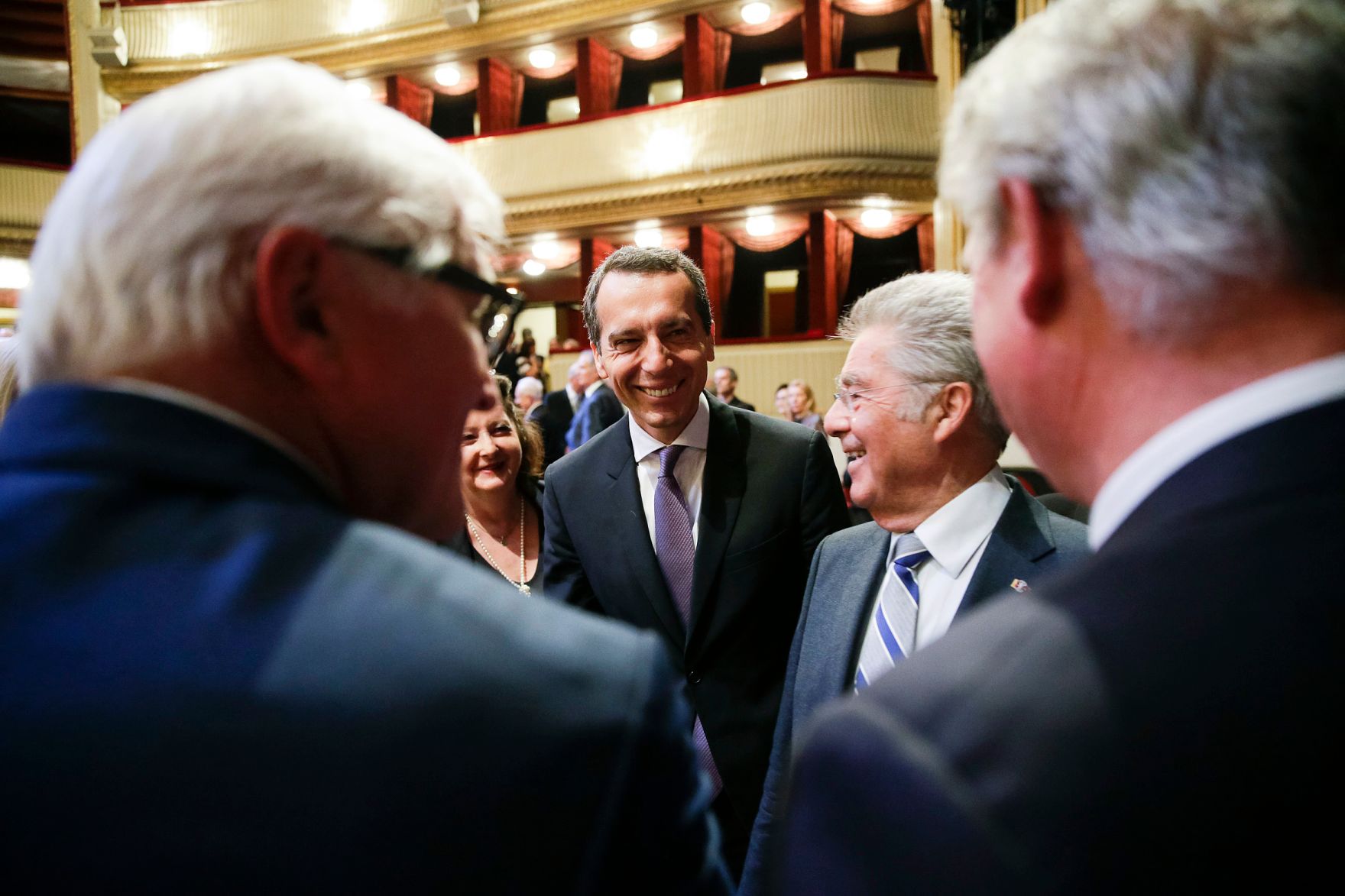 Am 19. Juni 2016 gaben Bundeskanzler und Vizekanzler eine Matinee f&uuml;r den Bundespr&auml;sidenten im Wiener Burgtheater. Im Bild Bundeskanzler Christian Kern (m.l.) mit Bundespr&auml;sident Heinz Fischer (m.r.), dem deutschen Au&szlig;enminister Frank-Walter Steinmeier (l.) und dem luxemburgischen Au&szlig;enminister Jean Asselborn (r.).