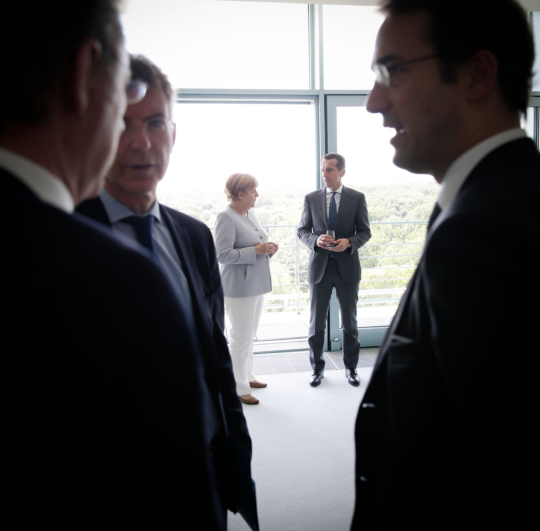 Am 23. Juni 2016 traf Bundeskanzler Christian Kern (r.) im Rahmen seines Besuches in Berlin die deutsche Bundeskanzlerin Angela Merkel (l.) zu einem Gespr&auml;ch.