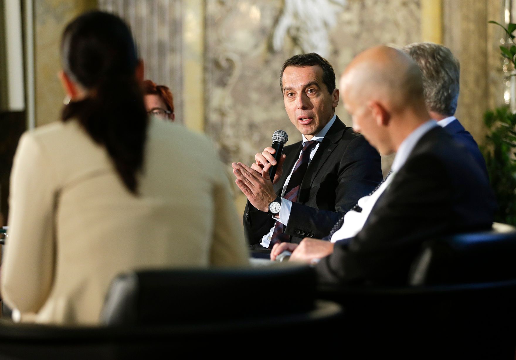 Am 4. Juli 2016 fand in der Aula der Wissenschaften eine Diskussion zum "Wirtschaftspolitischen Programm &Ouml;sterreich 2016-17" statt. Im Bild Bundeskanzler Christian Kern.