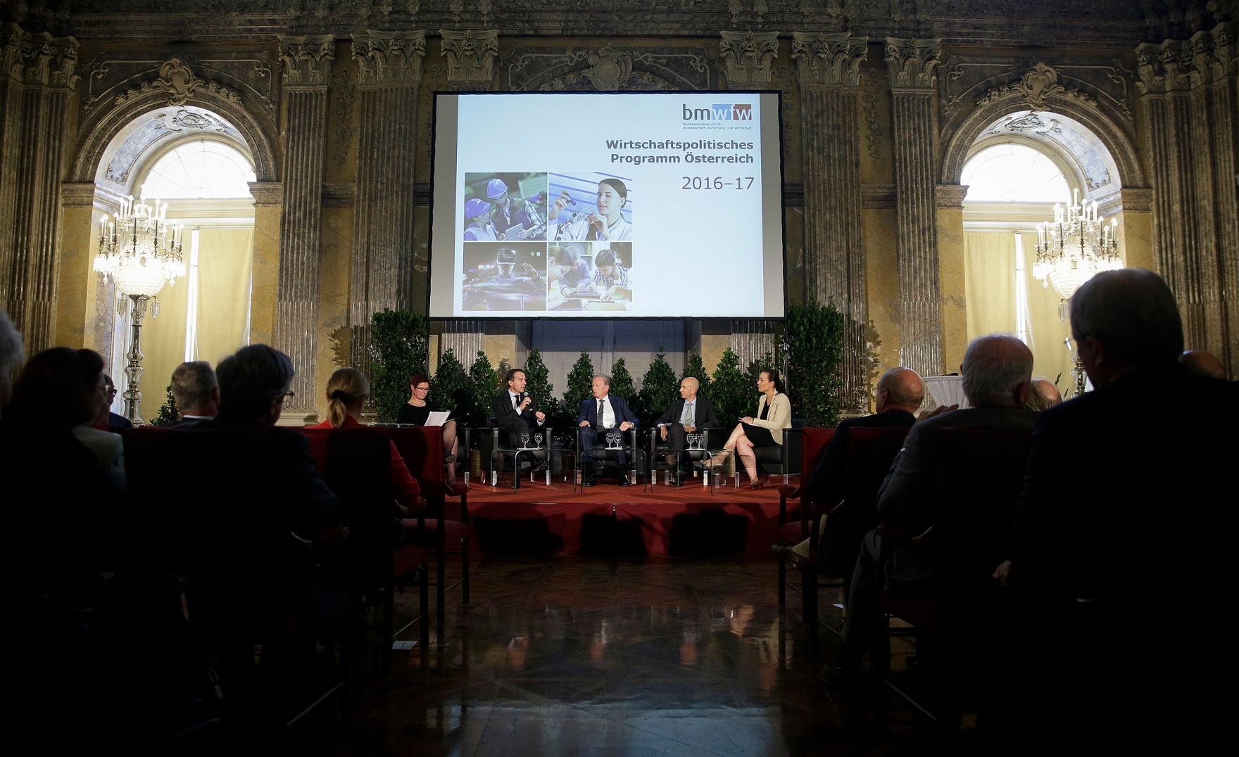 Am 4. Juli 2016 fand in der Aula der Wissenschaften eine Diskussion zum "Wirtschaftspolitischen Programm &Ouml;sterreich 2016-17" statt.