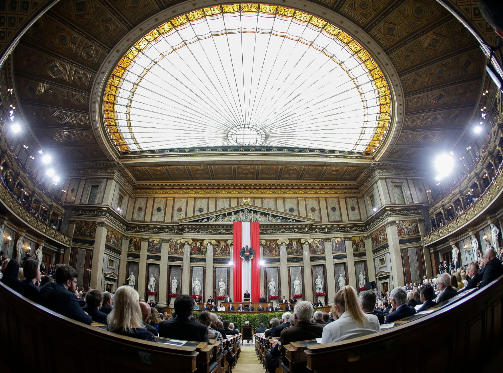Am 8. Juli 2016 fand die Verabschiedung von Bundespr&auml;sident Heinz Fischer im Parlament statt.