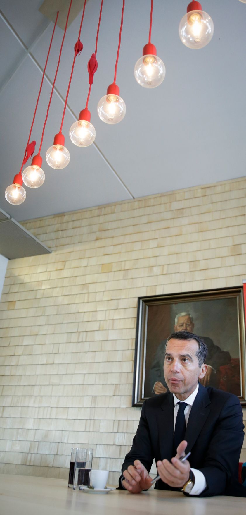 Am 19. Juli 2016 besuchte Bundeskanzler Christian Kern (im Bild) das Bundesland Vorarlberg. Im Bild bei den "Vorarlberger Nachrichten".