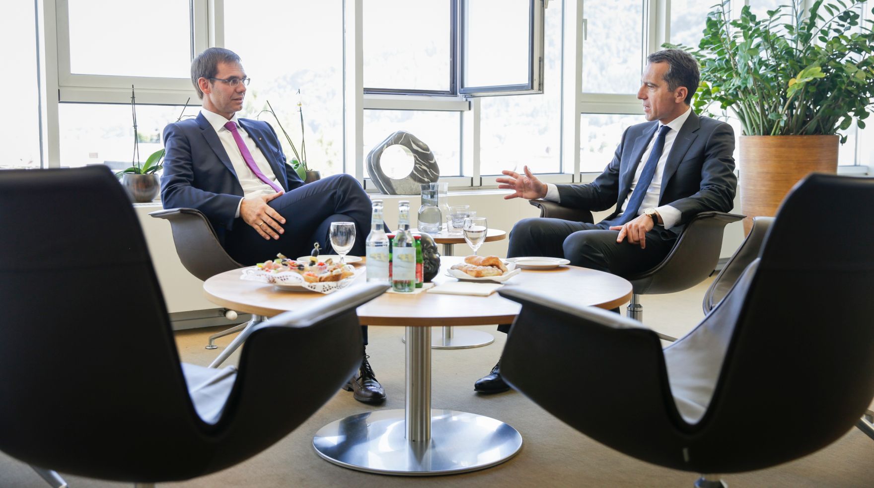 Am 19. Juli 2016 besuchte Bundeskanzler Christian Kern (r.) das Bundesland Vorarlberg. Im Bild mit Landeshauptmann Markus Wallner (l.).
