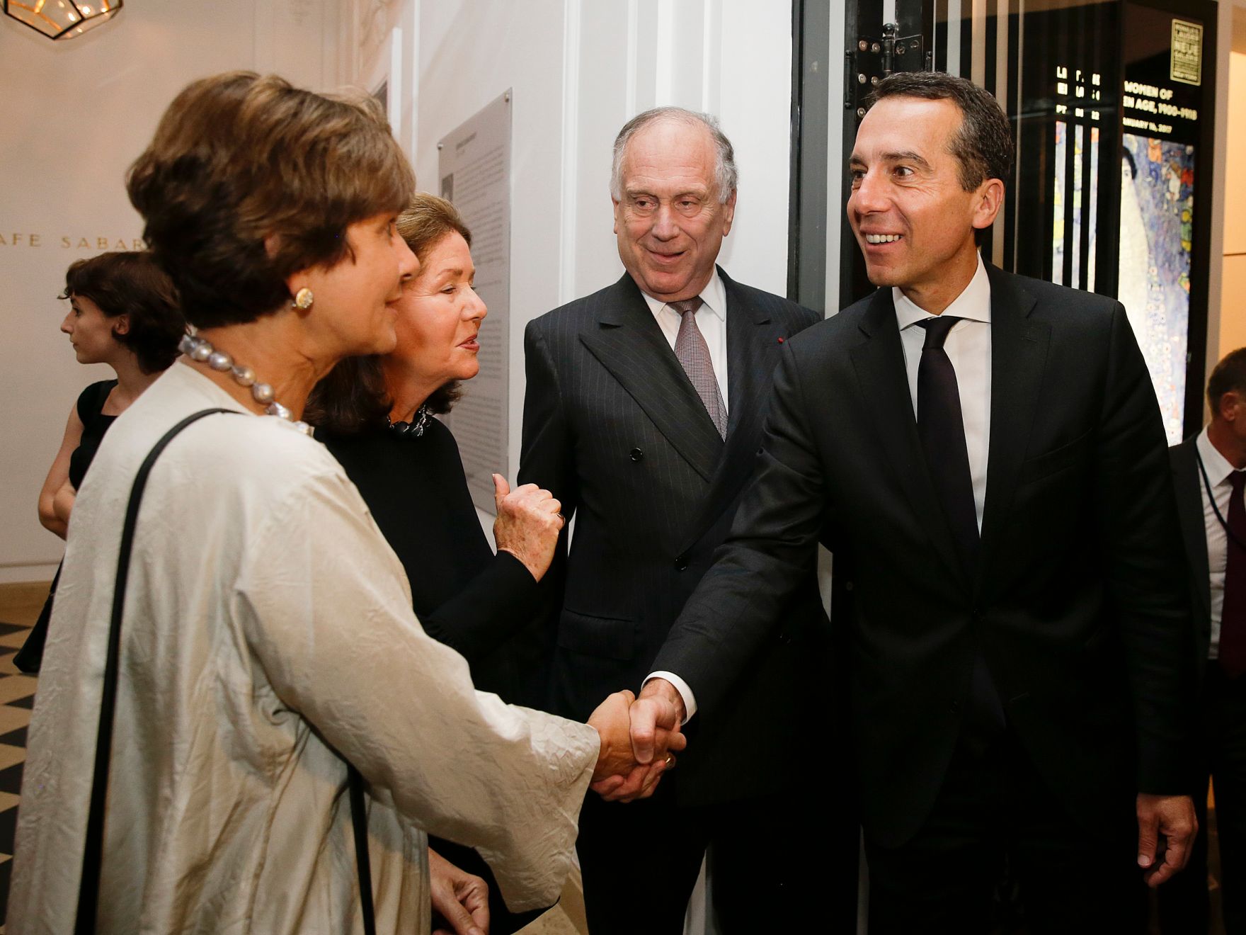Am 20. September 2016 nahm Bundeskanzler Christian Kern (r.) am Gipfeltreffen der Vereinten Nationen zu Flucht und Migration in New York teil. Im Bild beim Besuch im Museum "Neue Galerie New York".