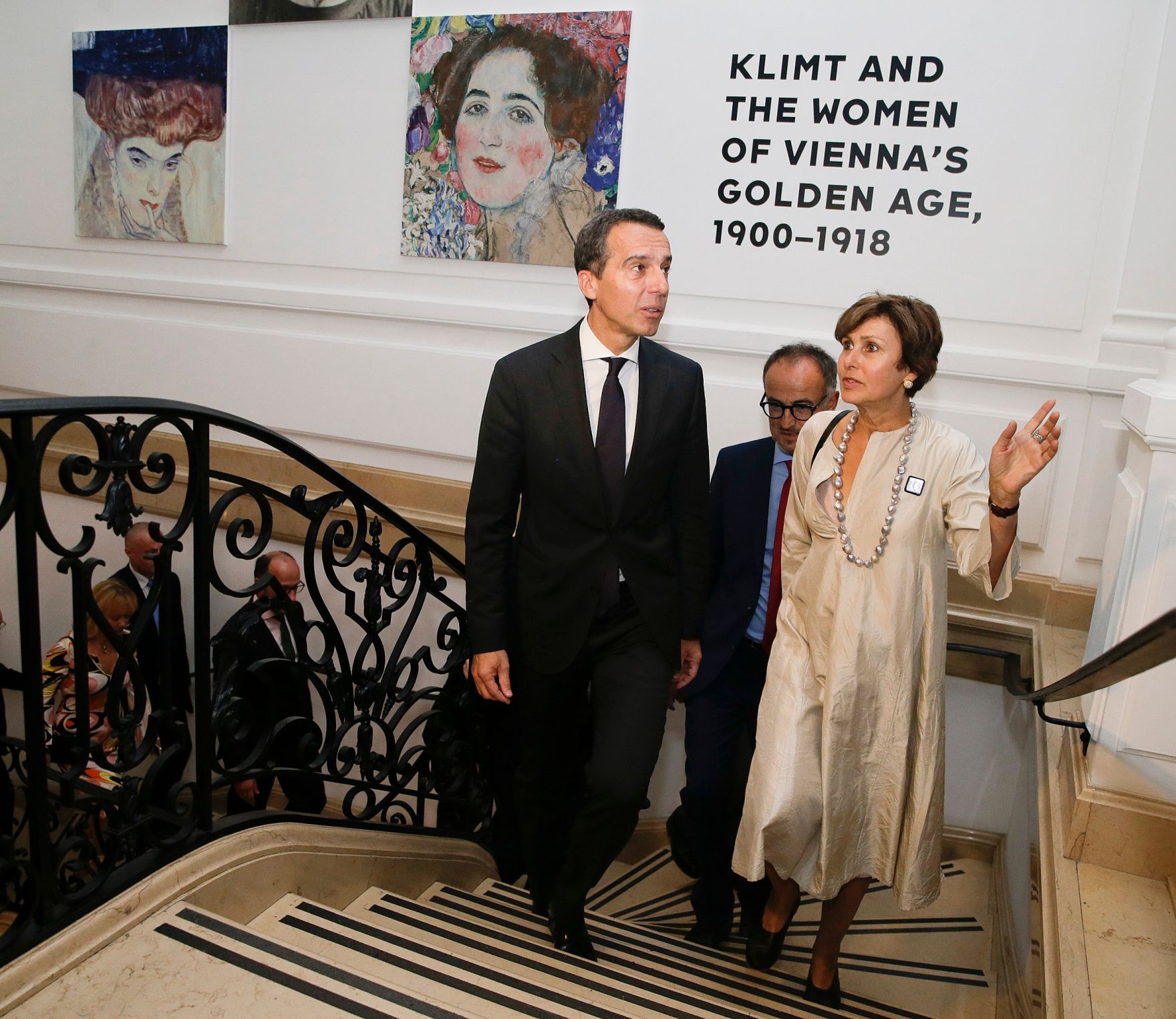 Am 20. September 2016 nahm Bundeskanzler Christian Kern (l.) am Gipfeltreffen der Vereinten Nationen zu Flucht und Migration in New York teil. Im Bild beim Besuch im Museum "Neue Galerie New York".